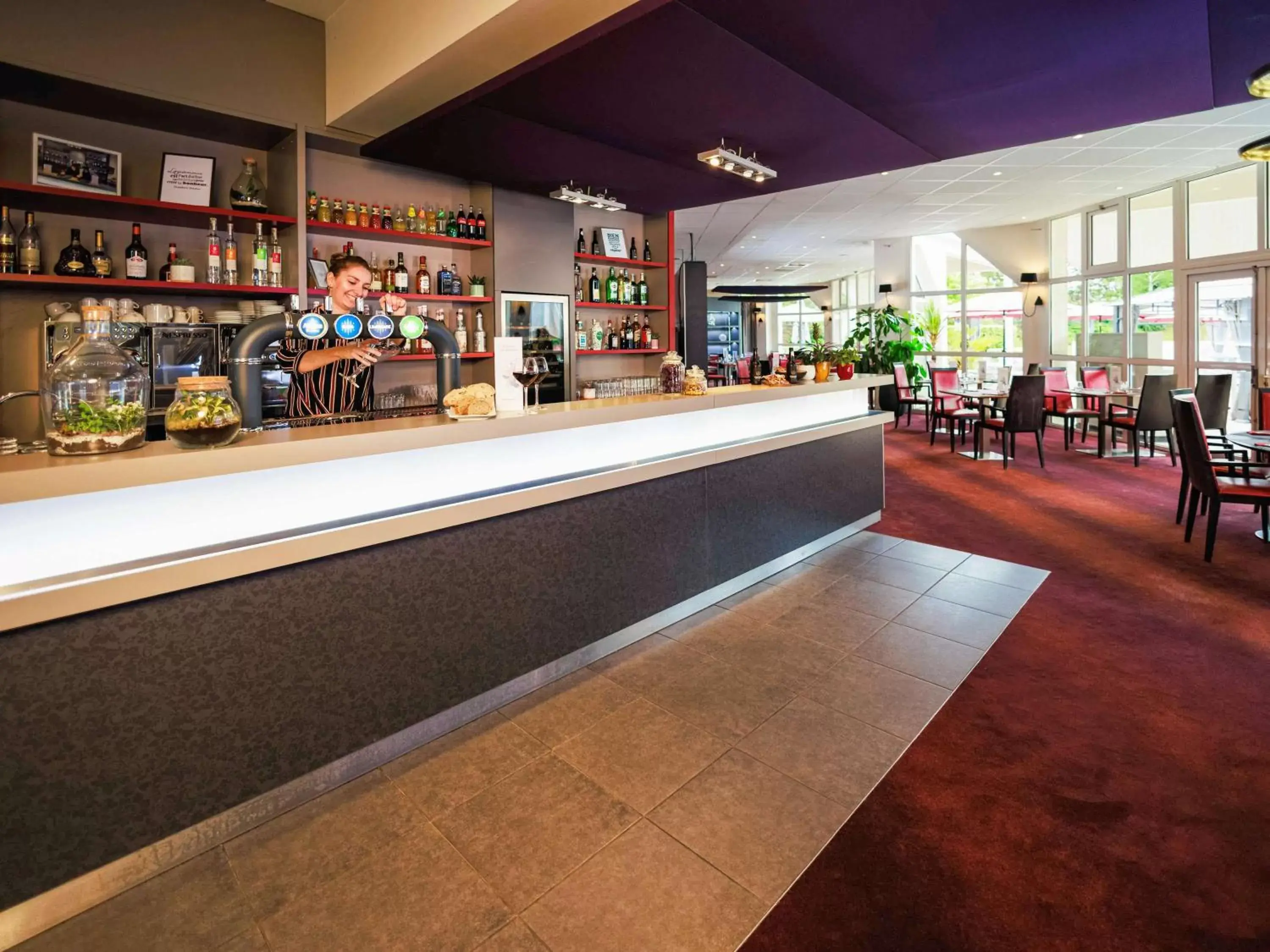 Lounge or bar, Lounge/Bar in Mercure Tours Nord