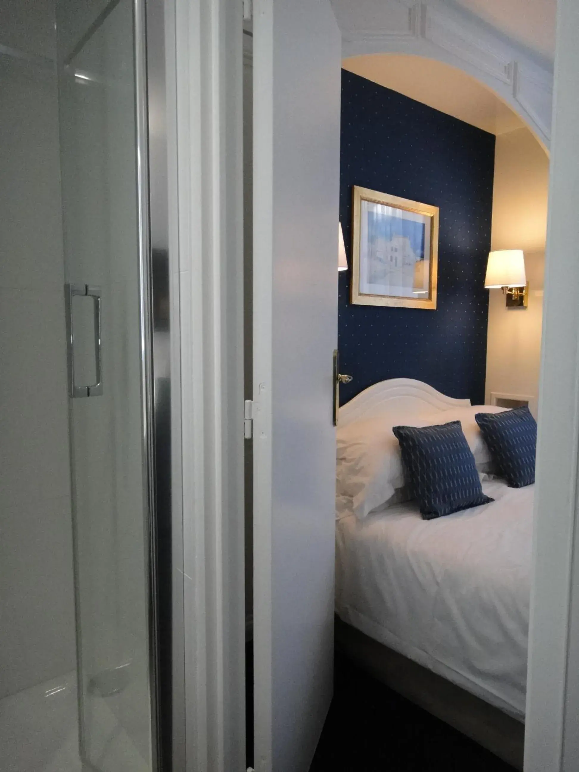 Bedroom, Bed in Austin's Saint Lazare Hotel