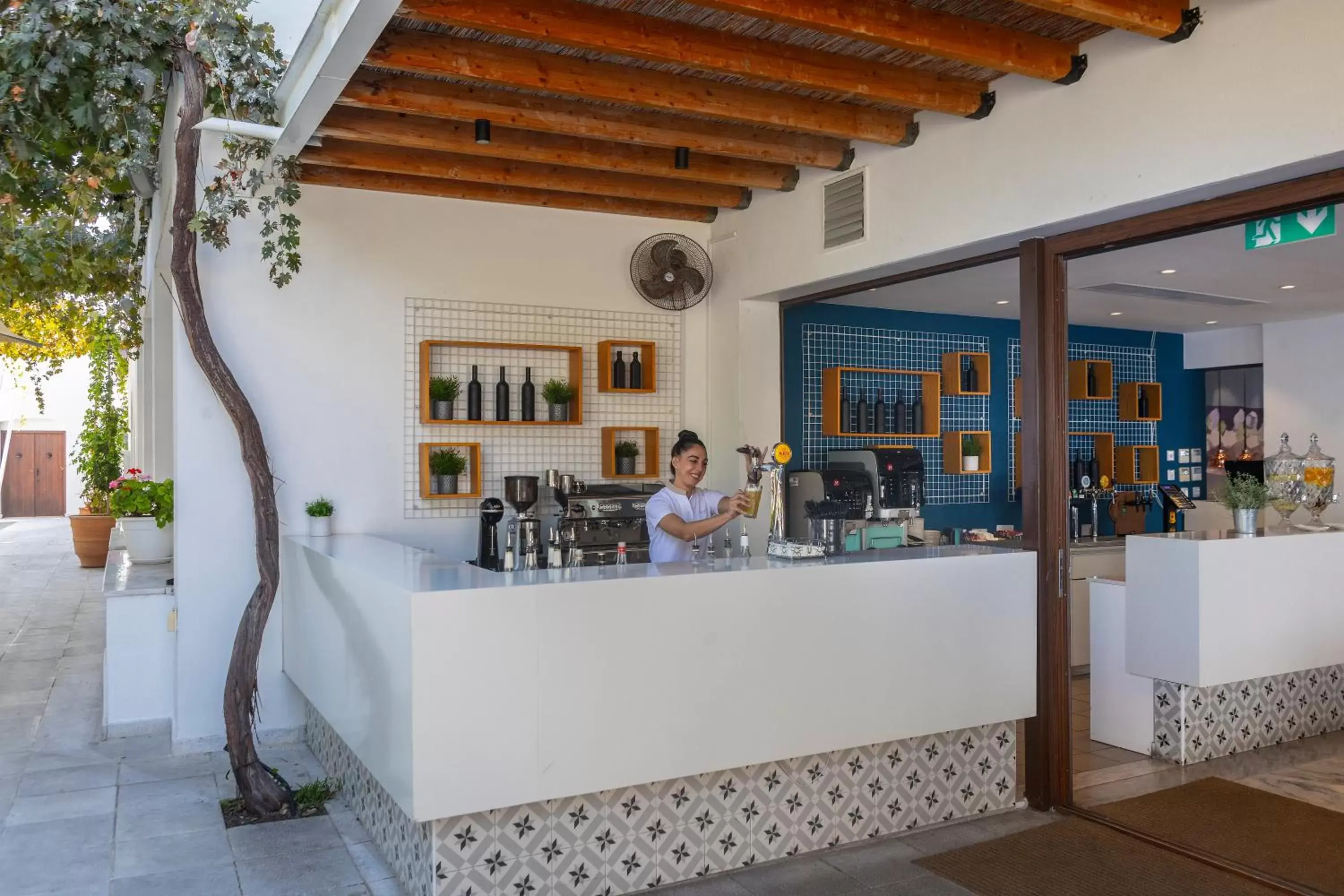 Restaurant/places to eat in Aliathon Aegean Restaurant/places to eat in Aliathon Aegean