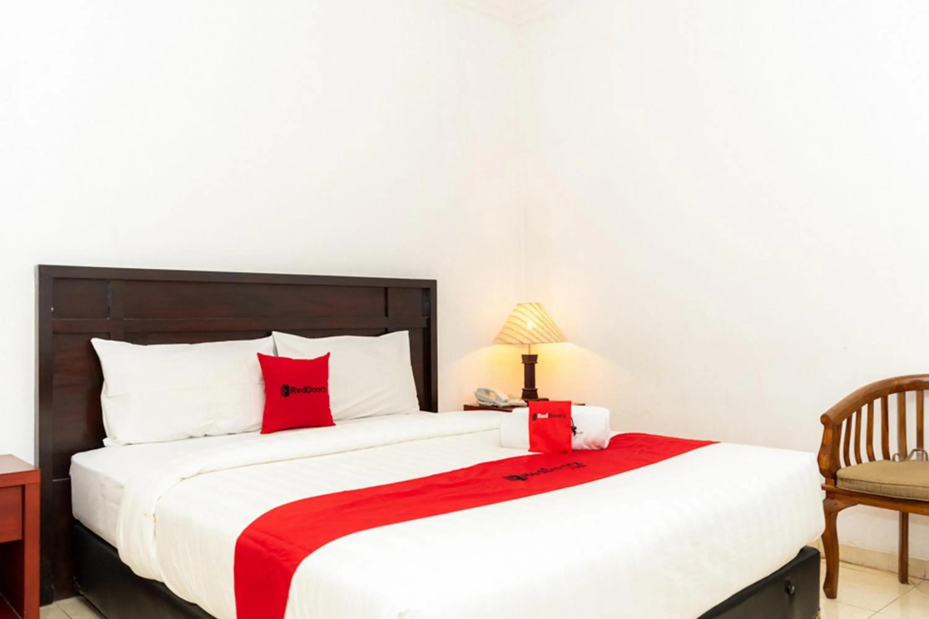 Bed in RedDoorz Plus Syariah near Java Supermall Semarang 2