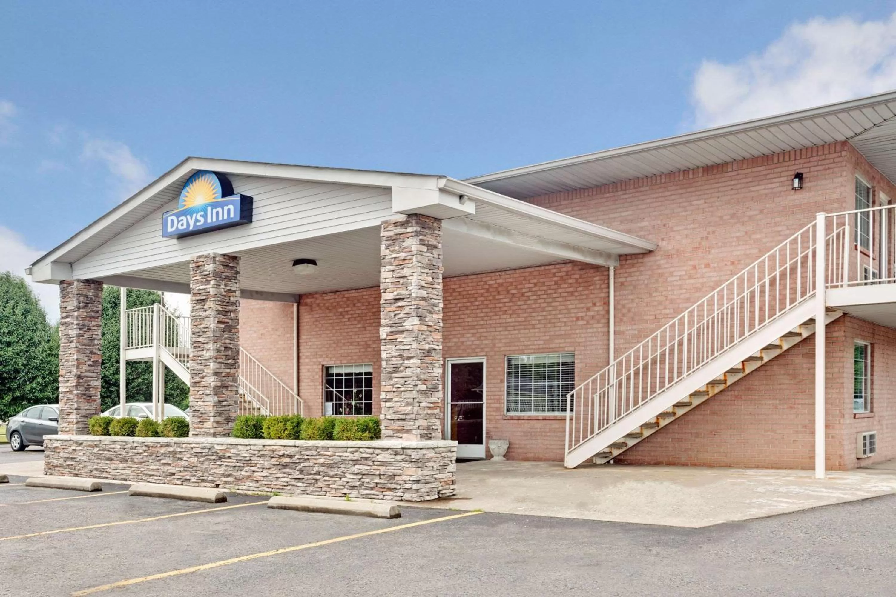 Property building in Days Inn by Wyndham Joelton/Nashville