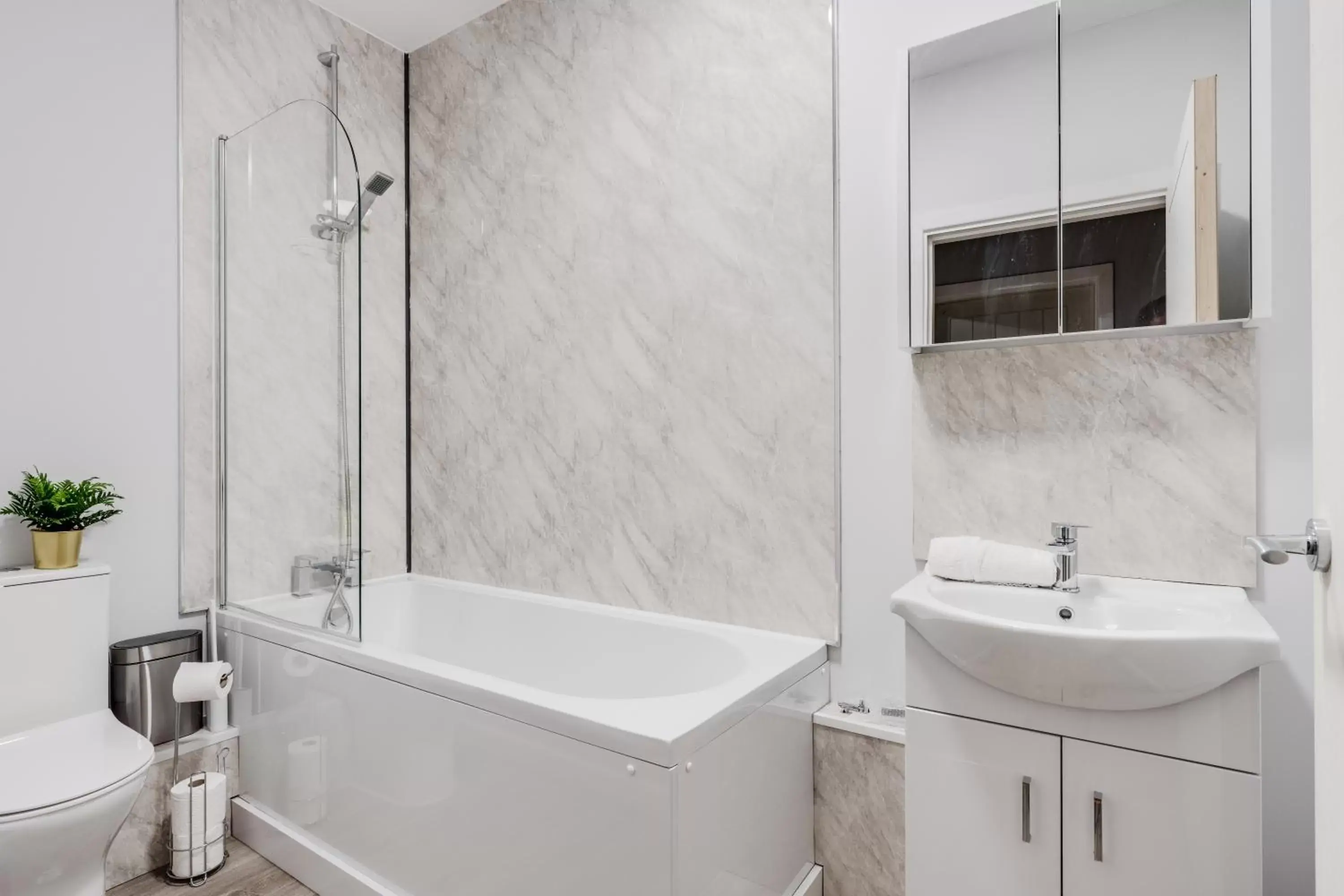 Bathroom in Stanley St Suites By GuestFirst