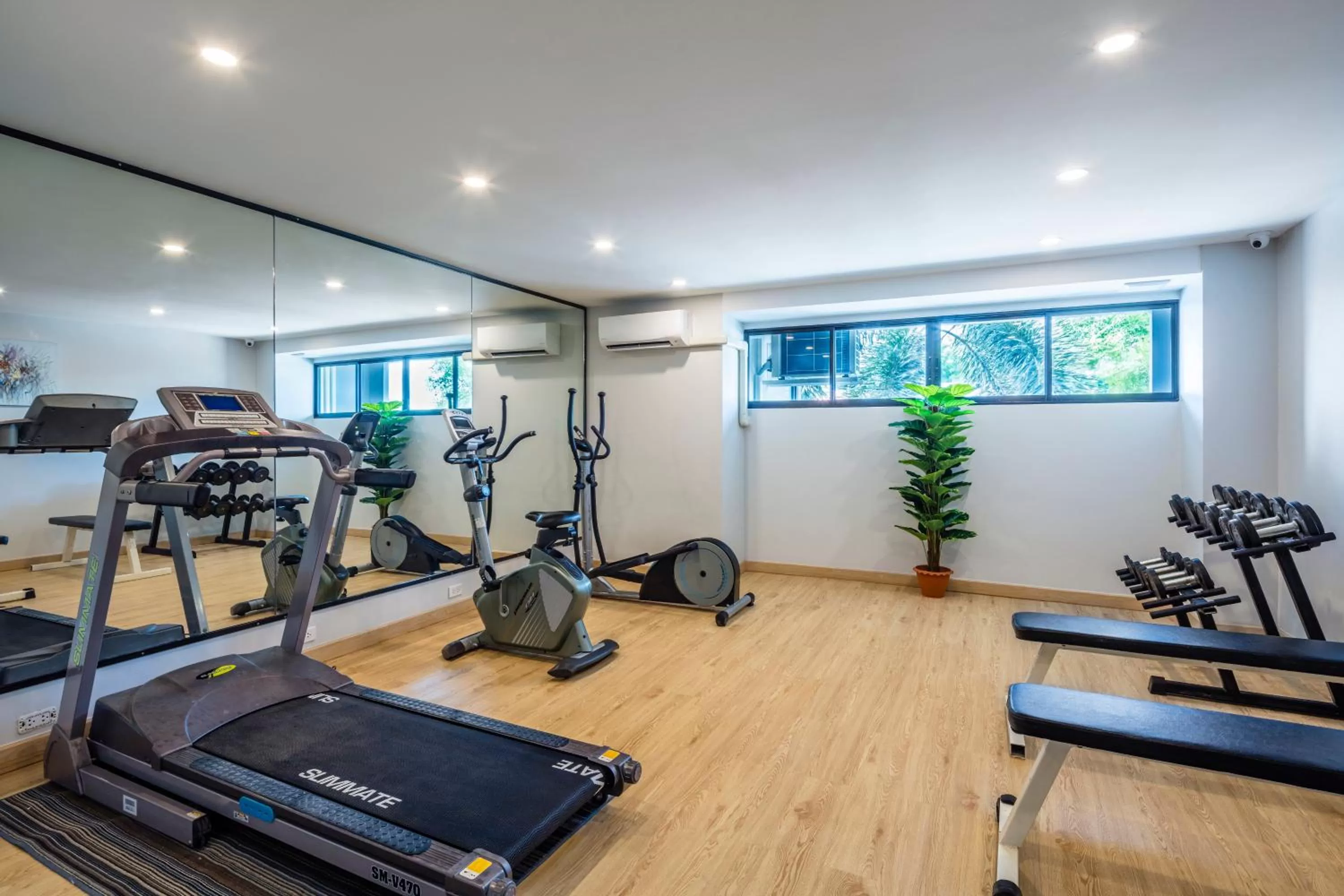 Fitness centre/facilities in Livotel Hotel Hua Mak Bangkok