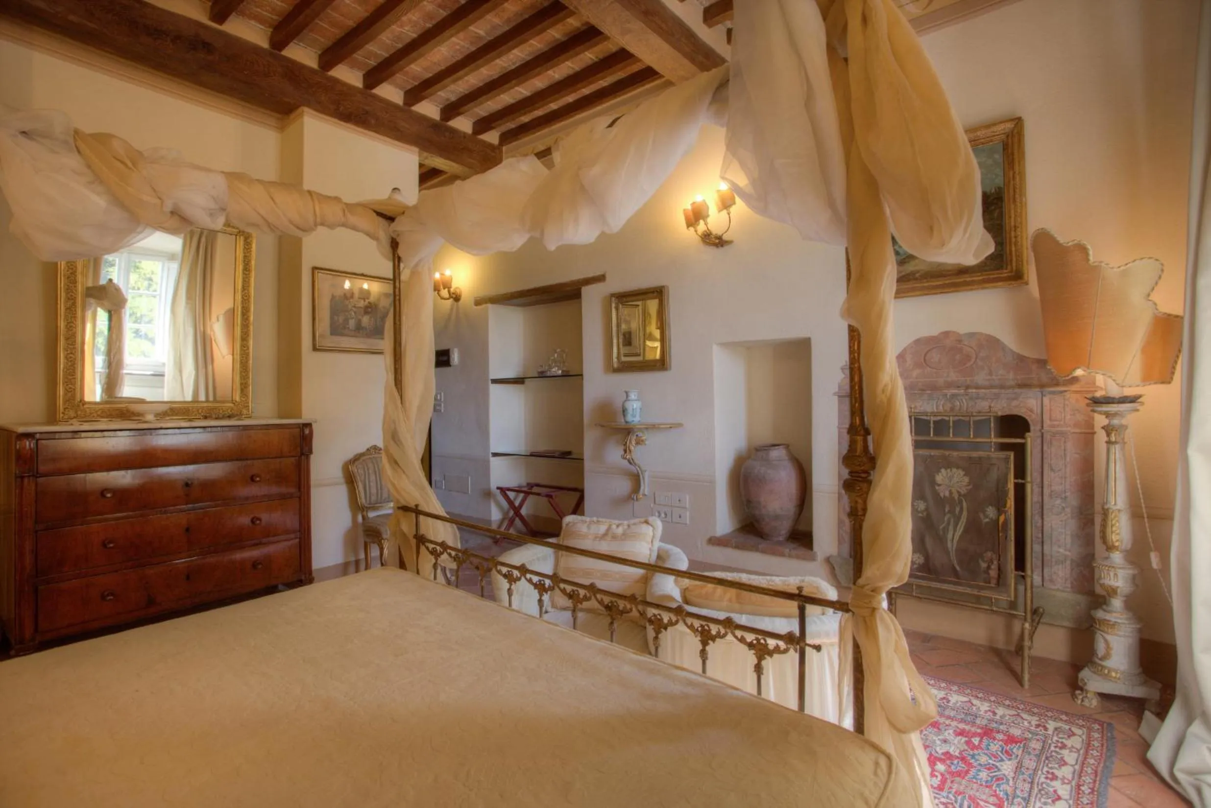 Decorative detail, Bed in Relais Villa Baldelli