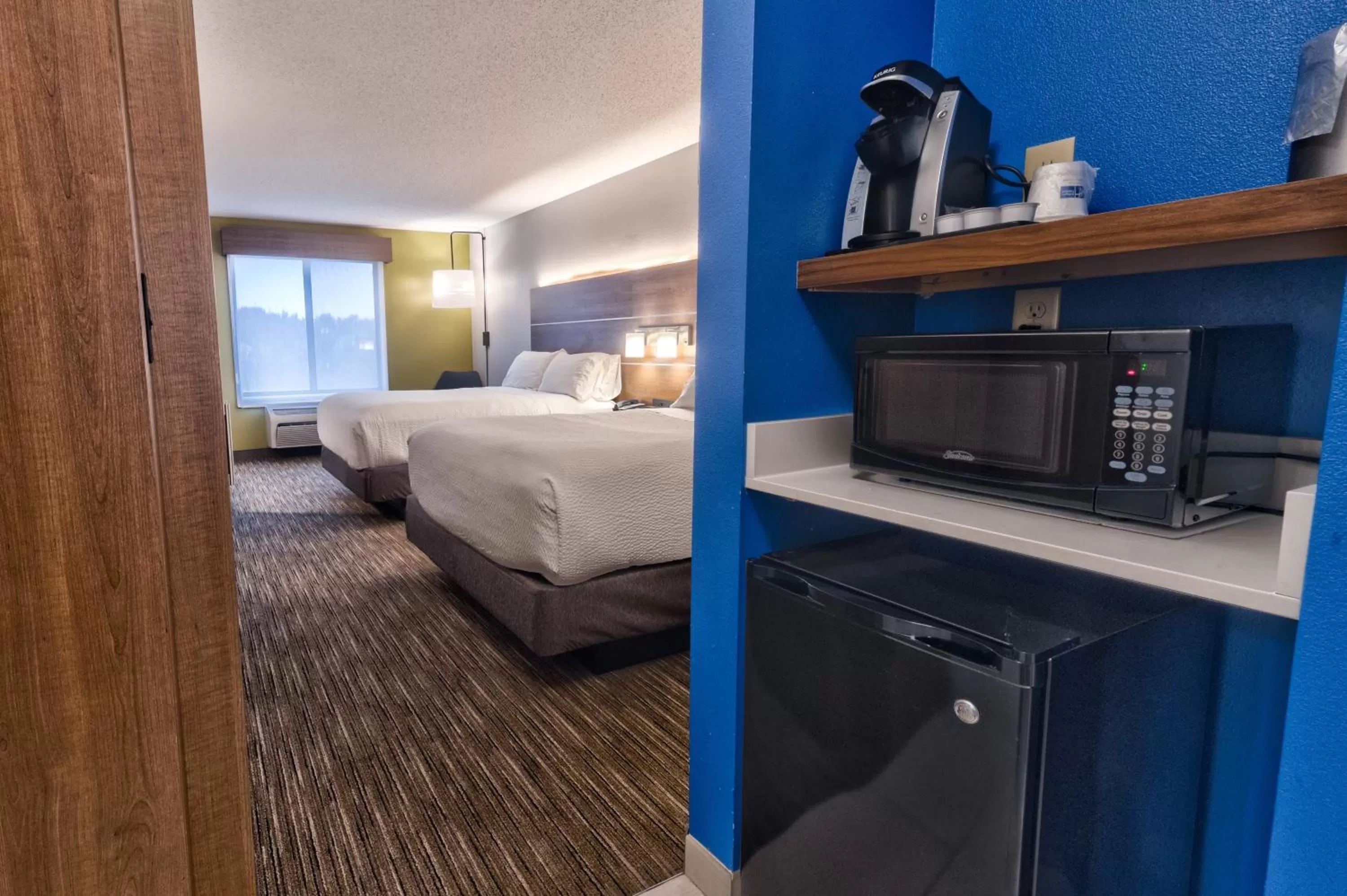 Photo of the whole room, Bed in Holiday Inn Express Hotel & Suites Goshen by IHG