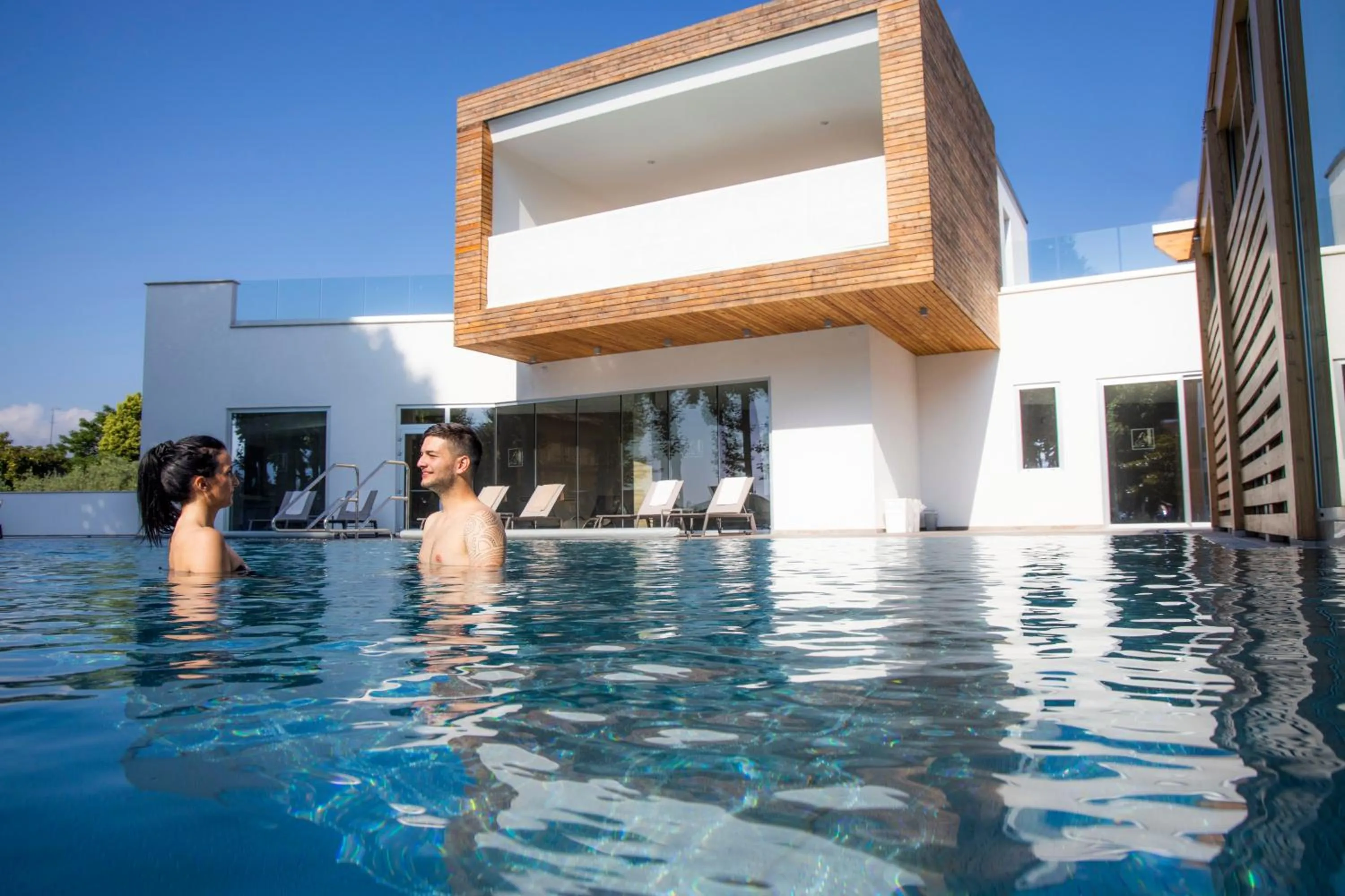 Swimming pool in Hotel Fontana Olente