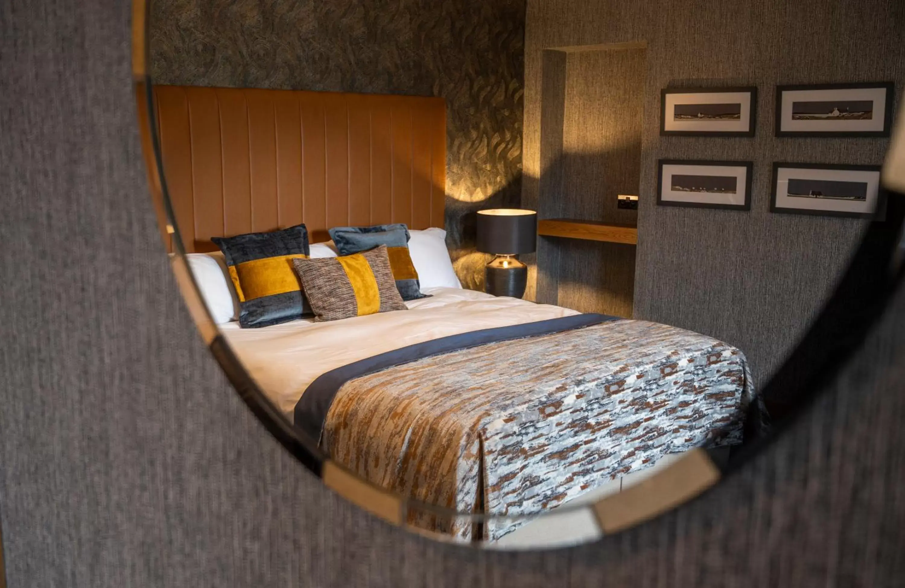 Bedroom, Bed in Heathmount Hotel