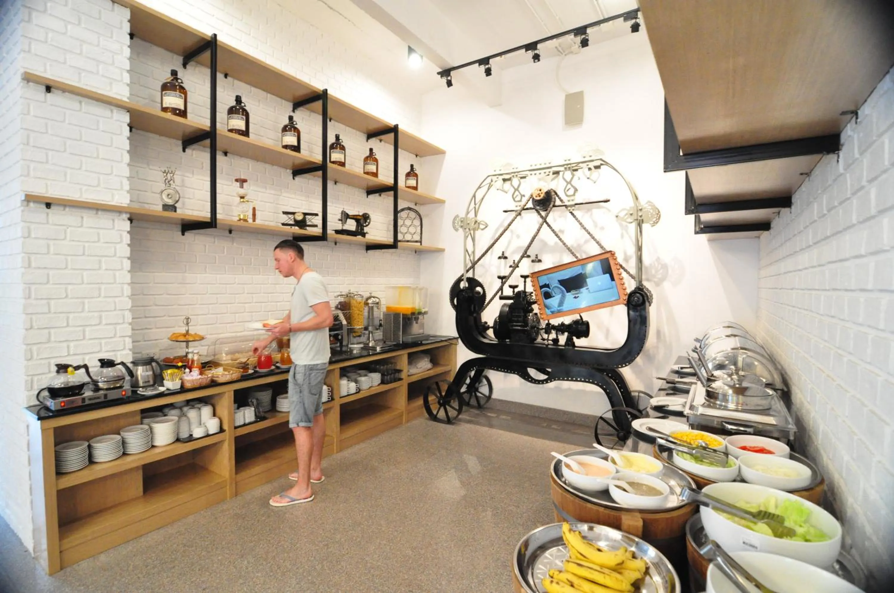 Restaurant/places to eat in Forty Winks Phuket Hotel