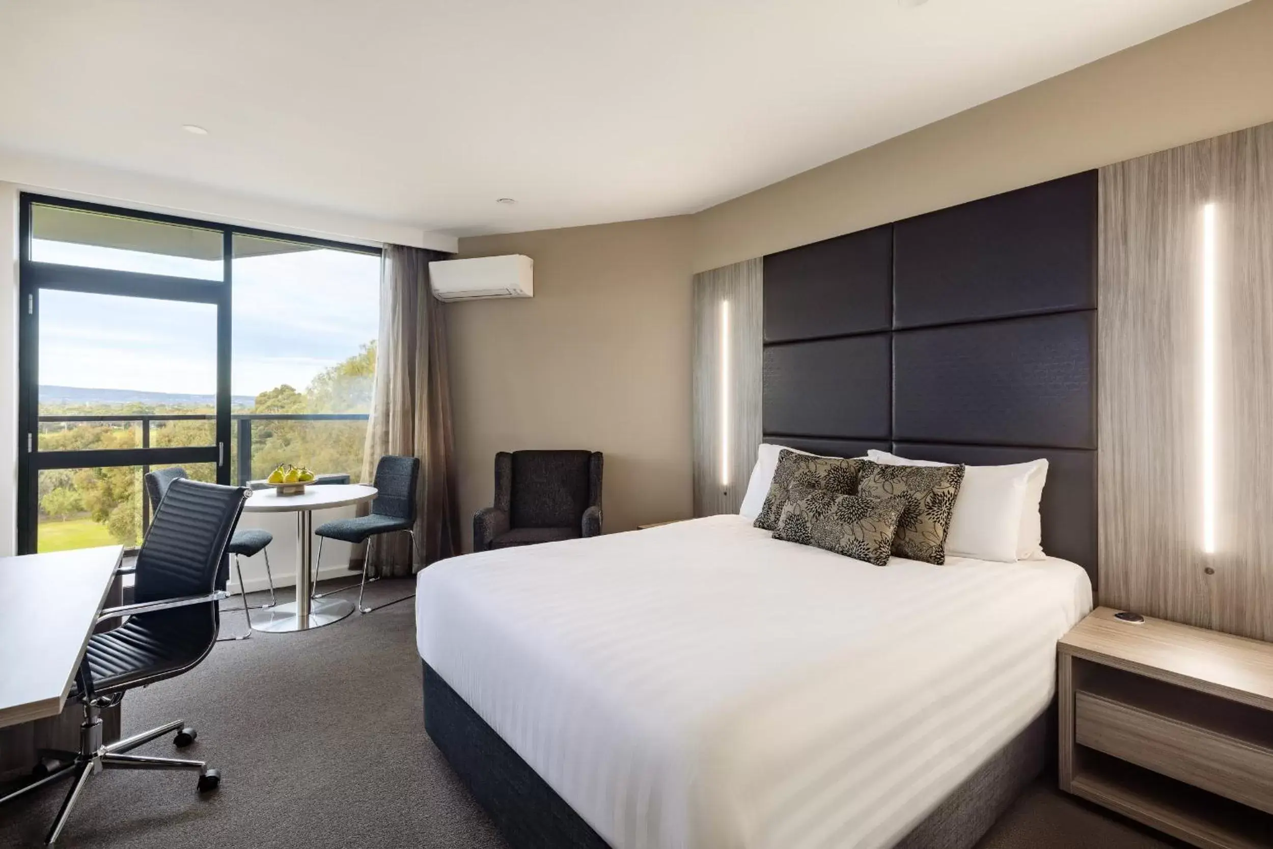 Photo of the whole room, Bed in Rydges South Park Adelaide