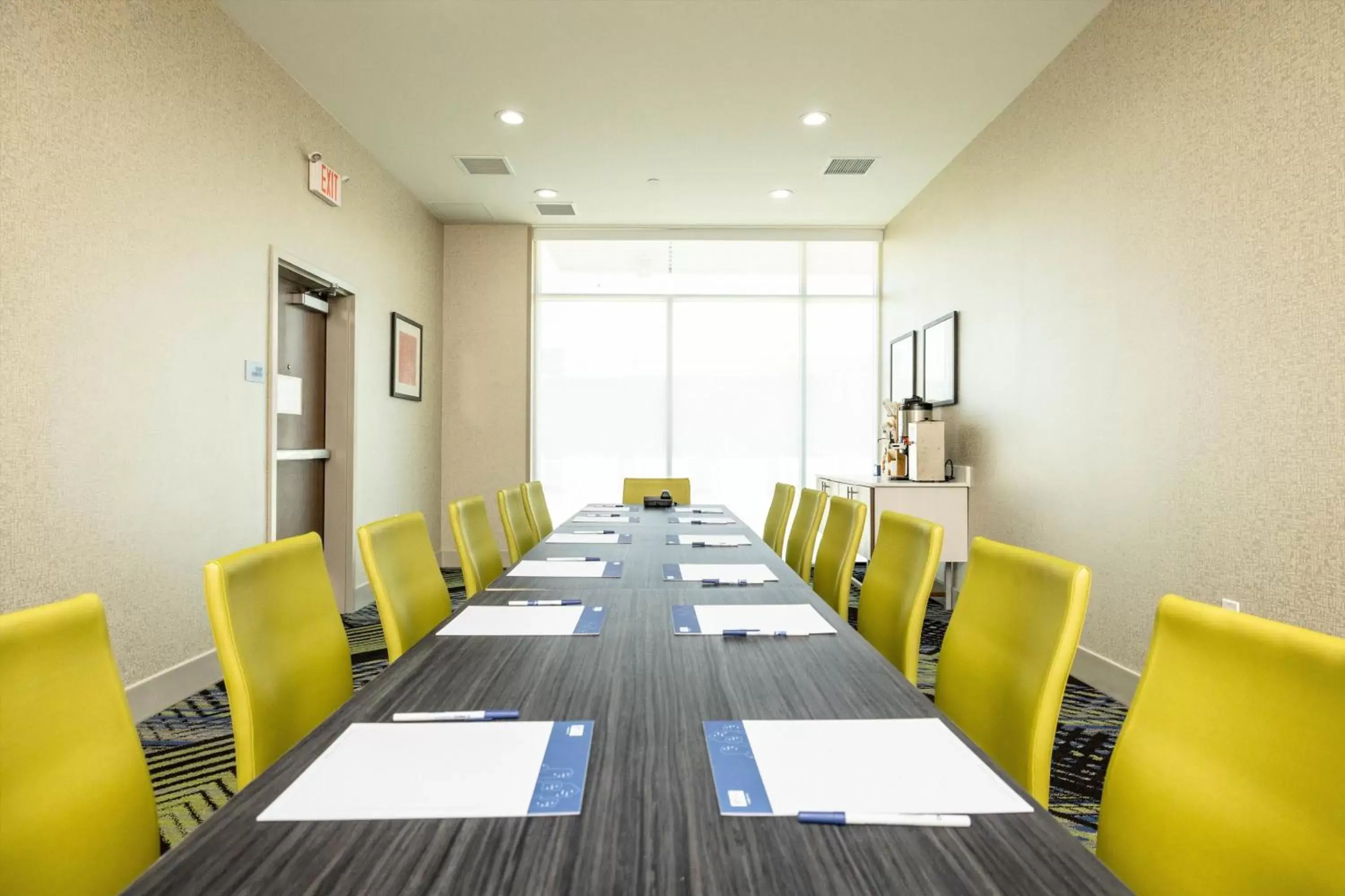 Meeting/conference room in Holiday Inn Express & Suites - San Jose Silicon Valley, an IHG Hotel