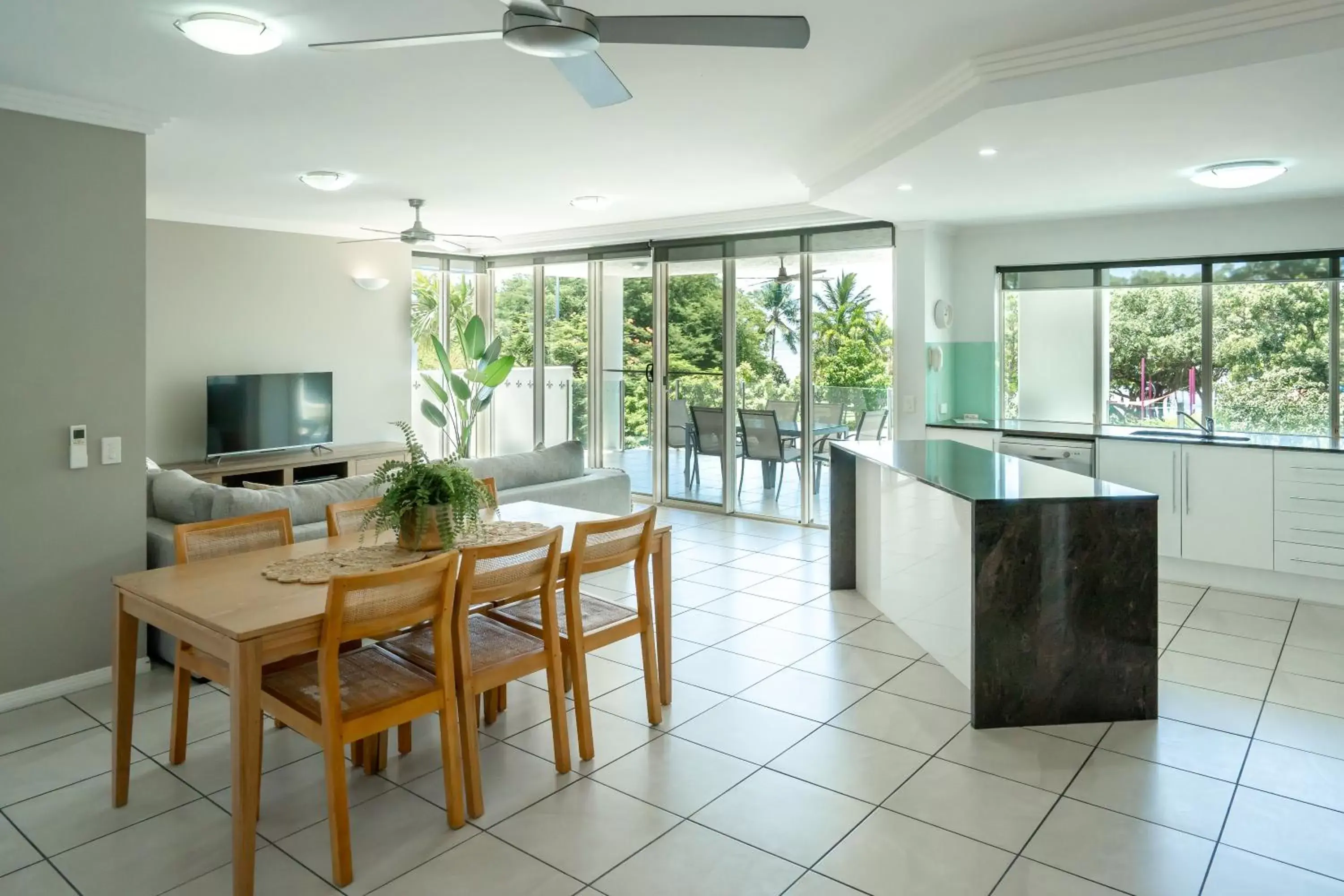 Balcony/Terrace in Waters Edge Apartment Cairns