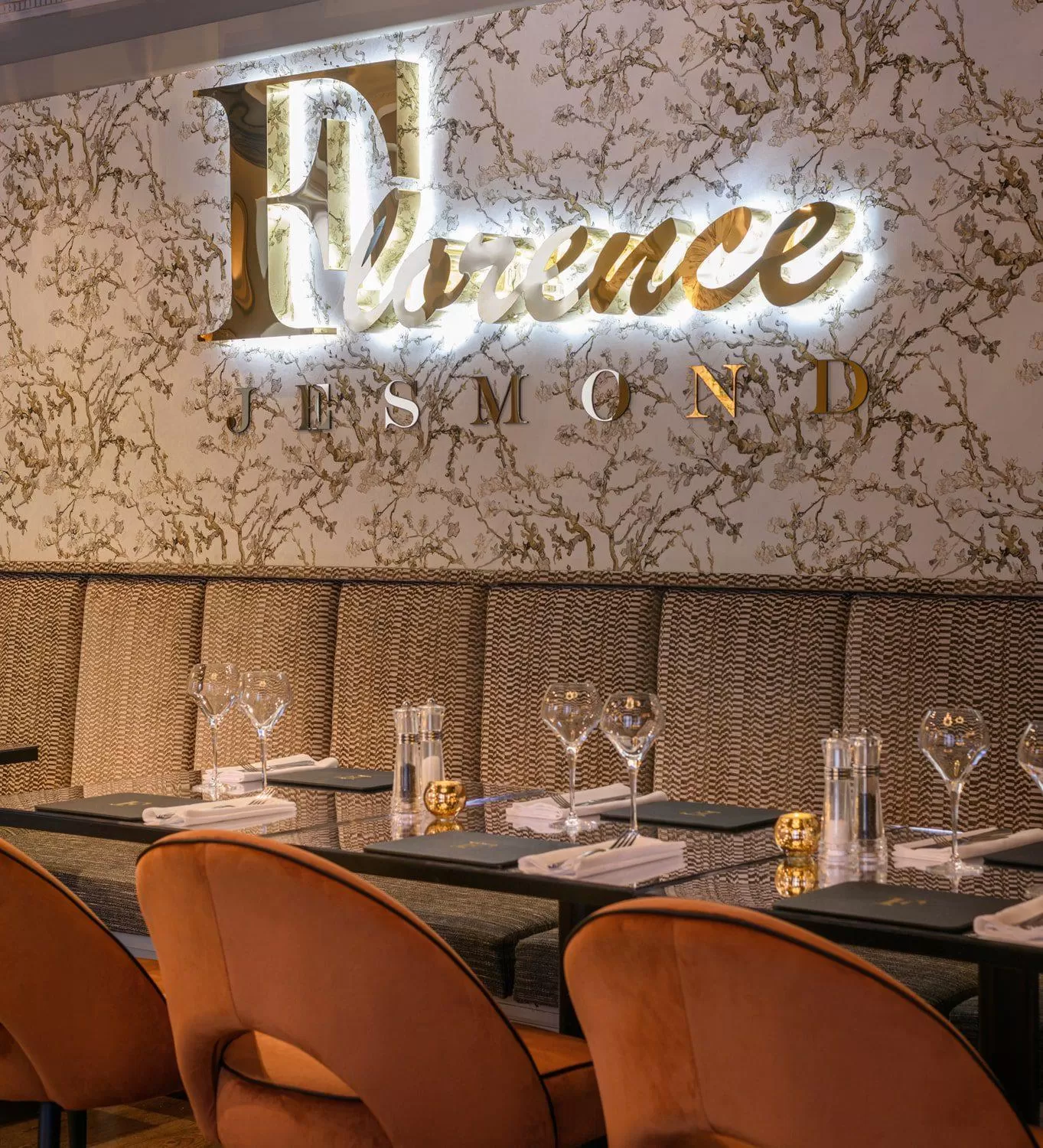 Restaurant/places to eat in Osborne Hotel