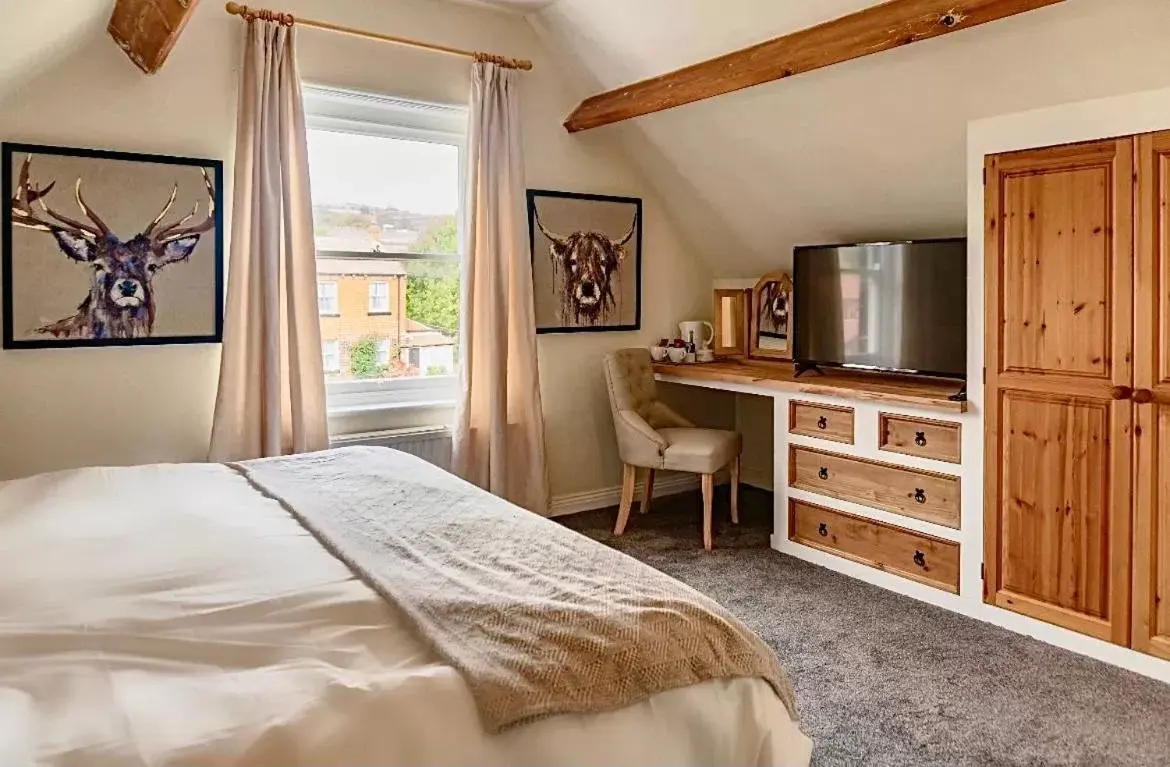 Bedroom, Bed in The Fylingdales Inn