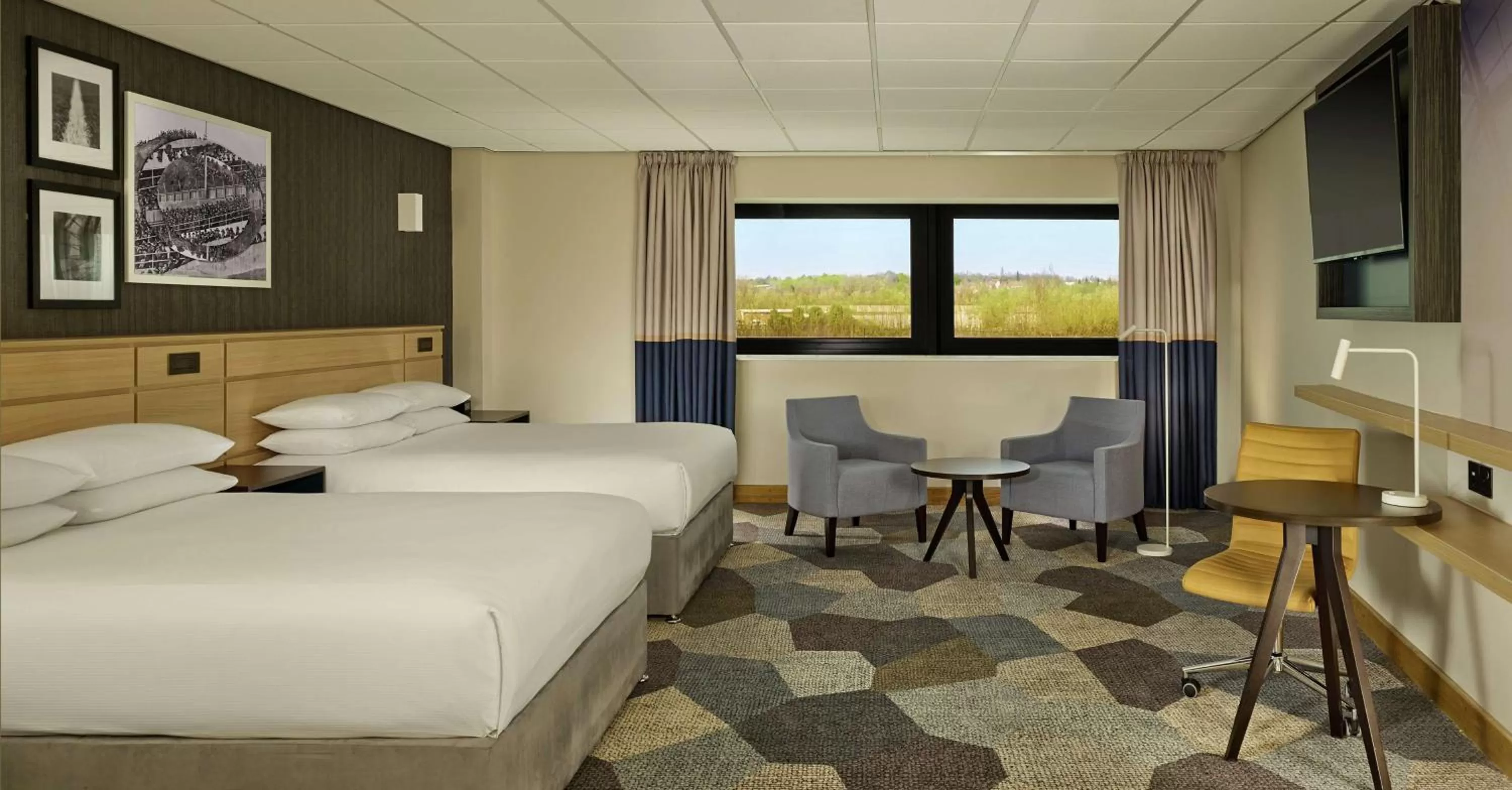 View (from property/room), Bed in DoubleTree by Hilton Coventry Building Society Arena