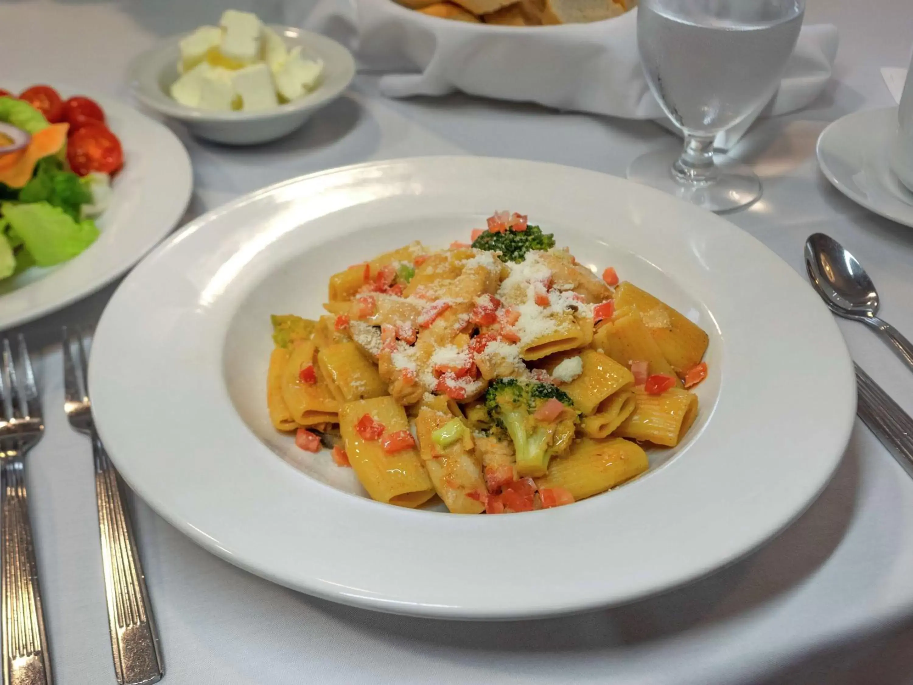 Restaurant/places to eat in The Hilton Garden Inn Buffalo-Downtown Restaurant/places to eat in The Hilton Garden Inn Buffalo-Downtown