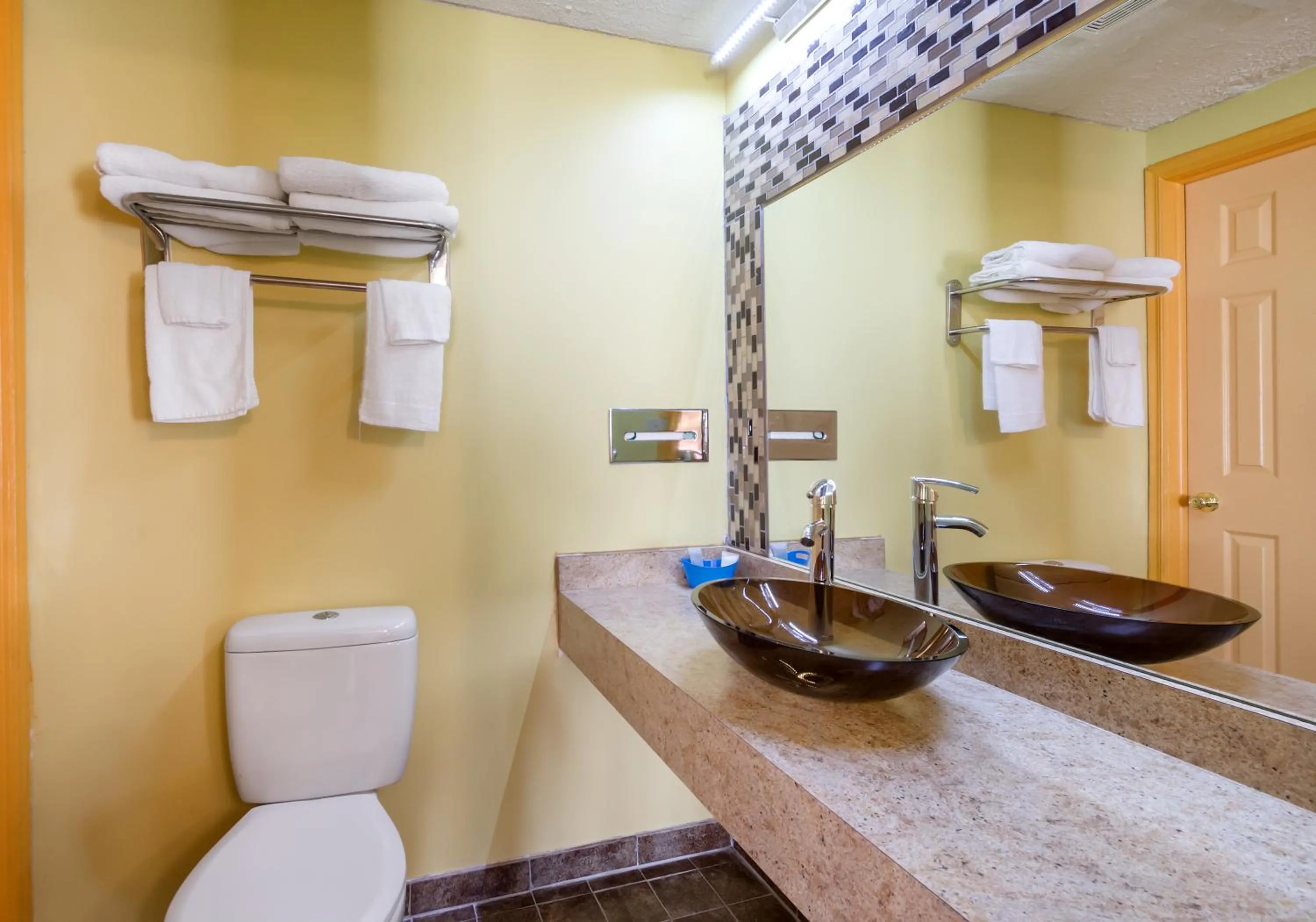 Bathroom in Scottish Inns Harrisburg-Hershey South