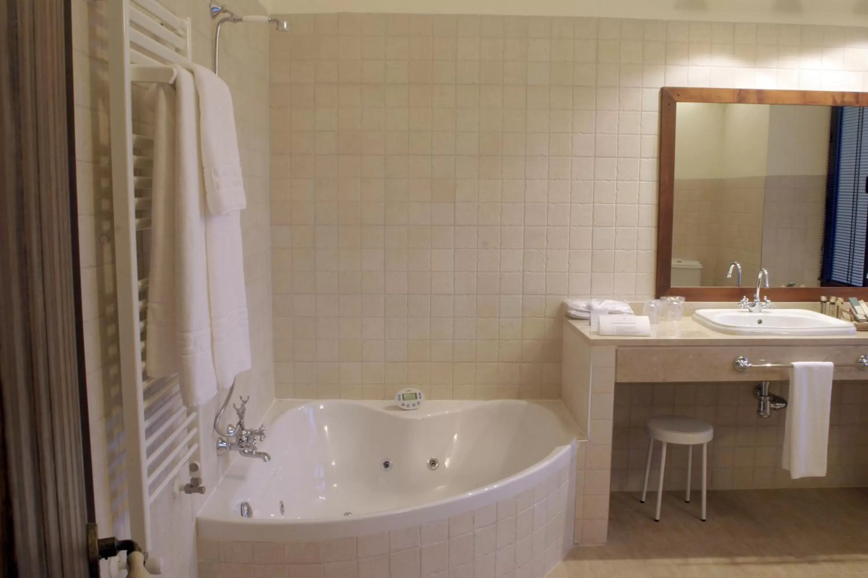 Bathroom in Hospedium Hotel Cortijo Santa Cruz Bathroom in Hospedium Hotel Cortijo Santa Cruz