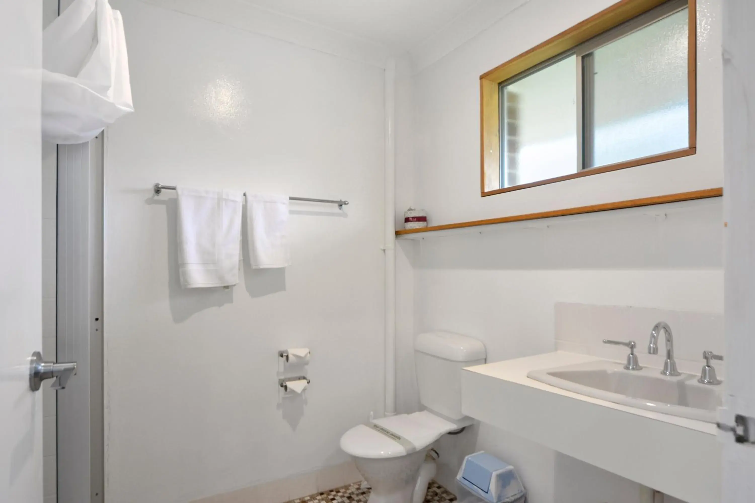 Bathroom in Pleasant Way River Lodge