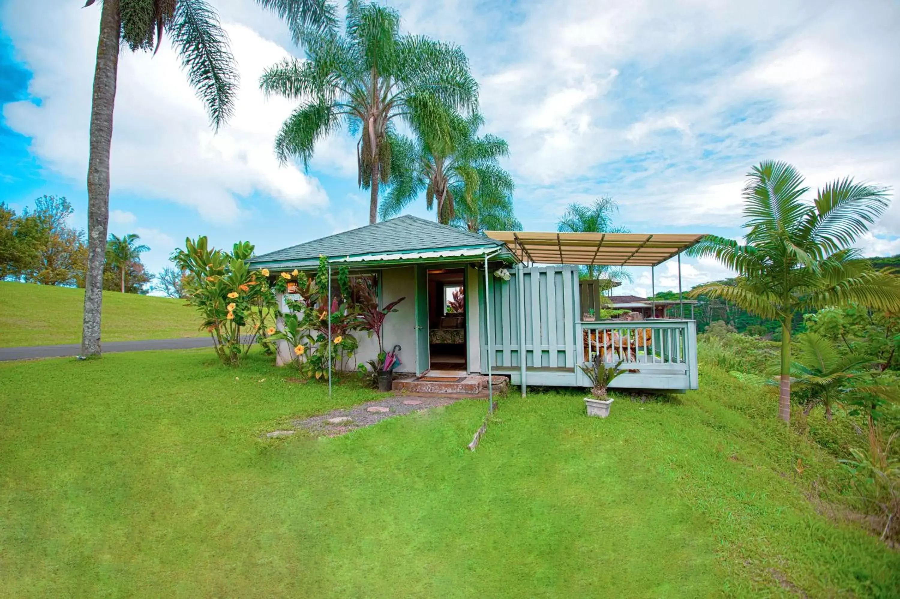 Property Building in The Inn at Kulaniapia Falls