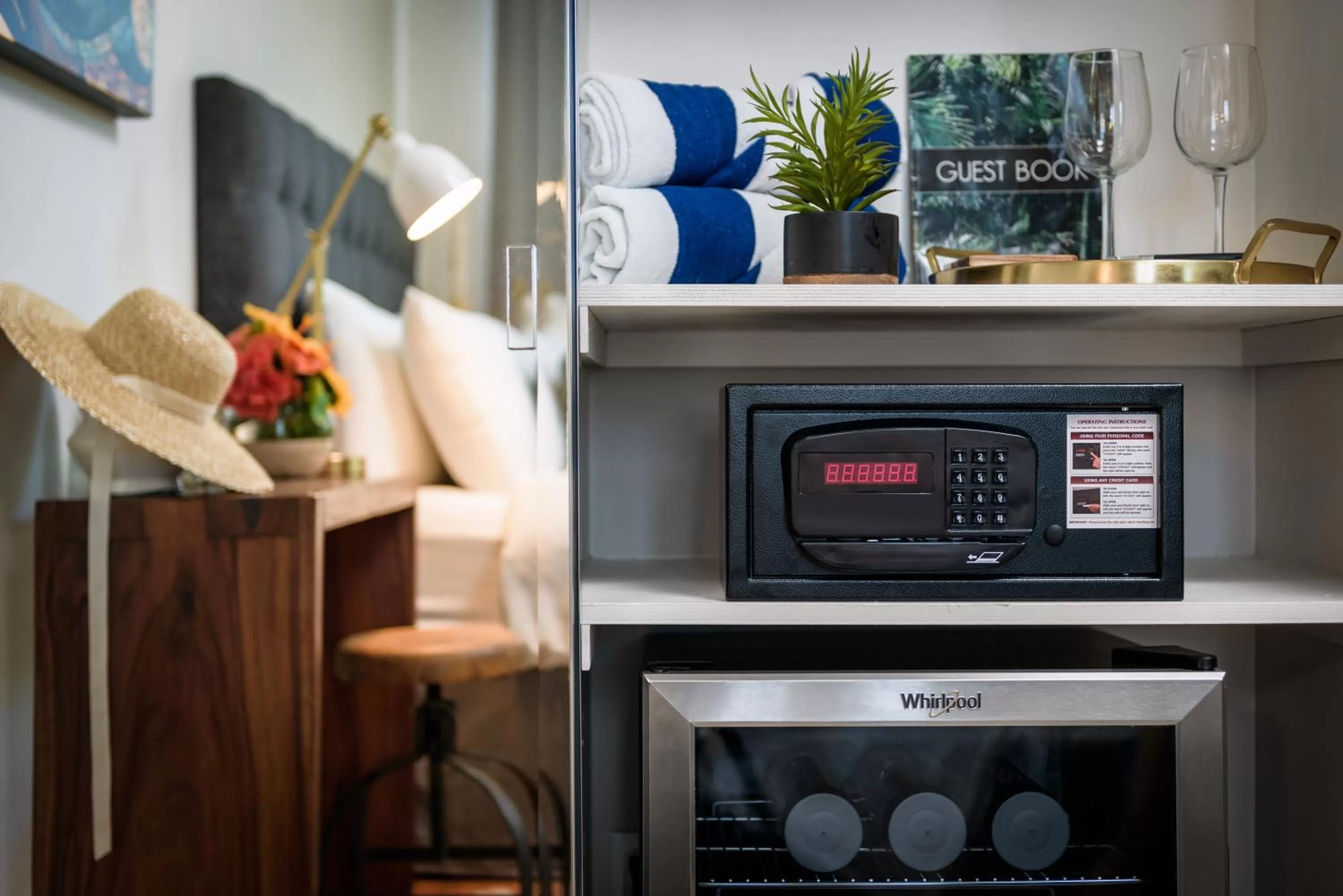 TV and multimedia, TV/Entertainment Center in Paia Inn