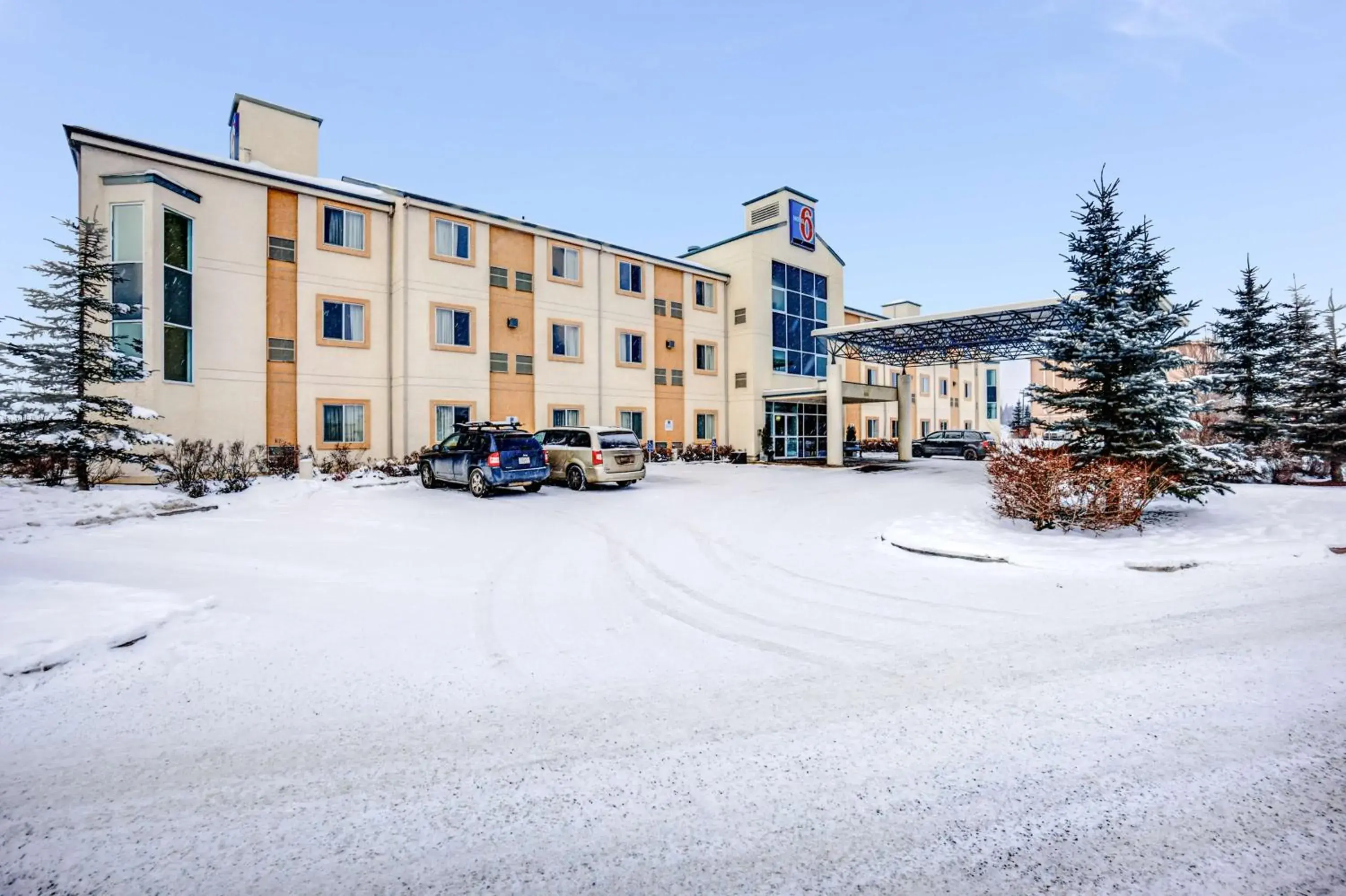 Property building, Winter in Motel 6-Red Deer, AB