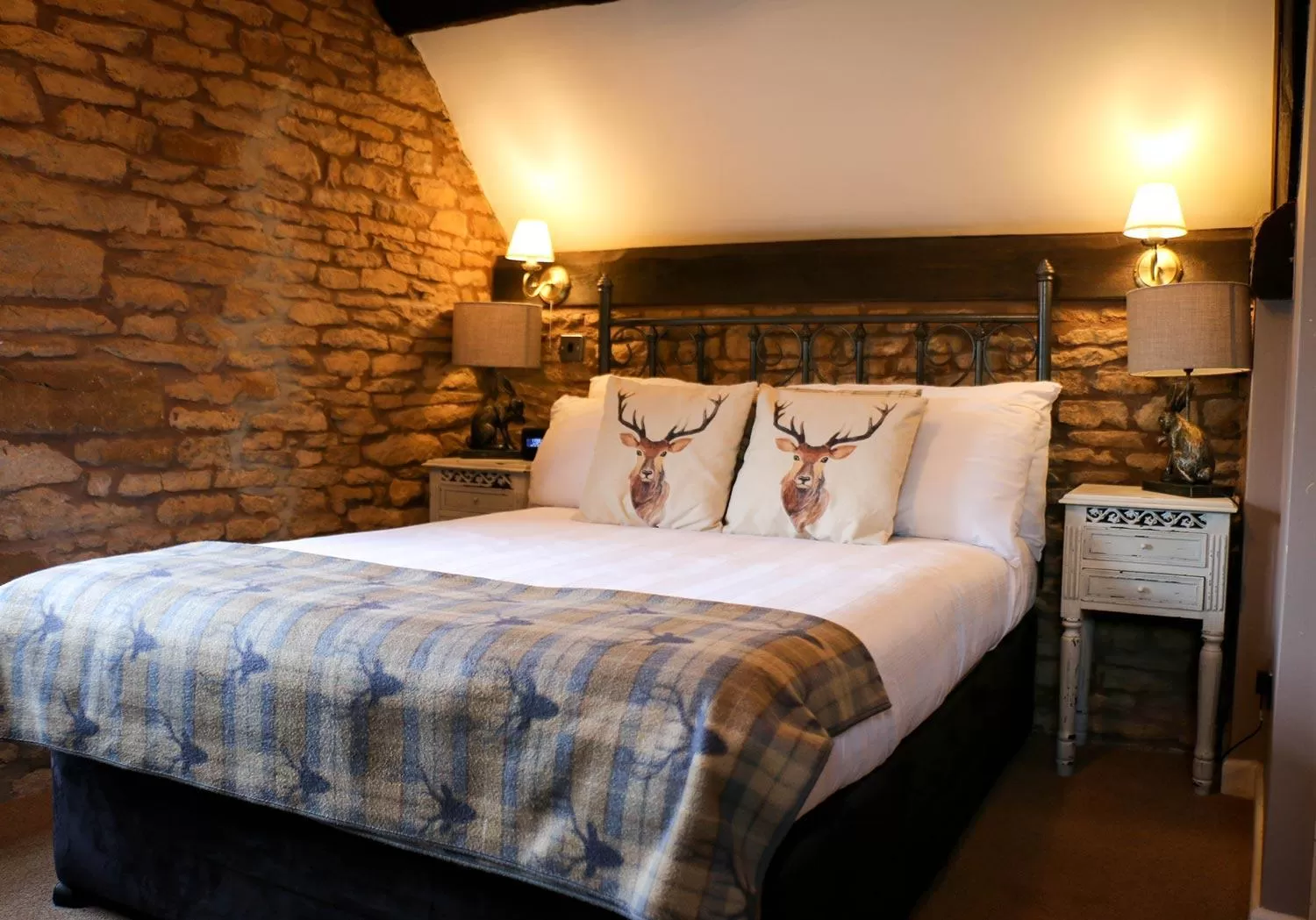 Bedroom in The Horse & Groom