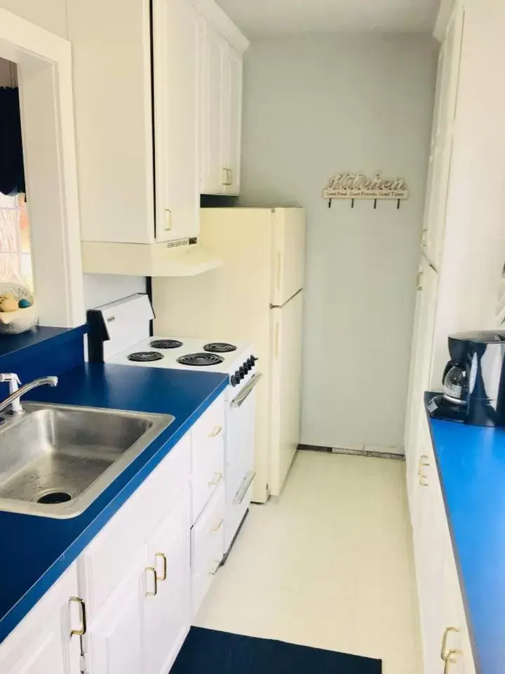 Kitchen/Kitchenette in The Monastery at Forest Lake