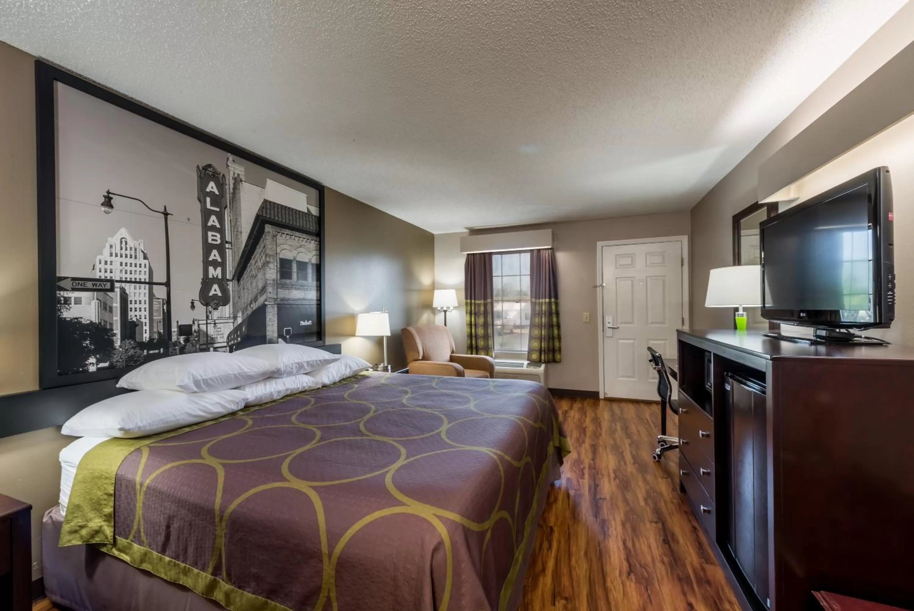 Bed in Super 8 by Wyndham Alexander City