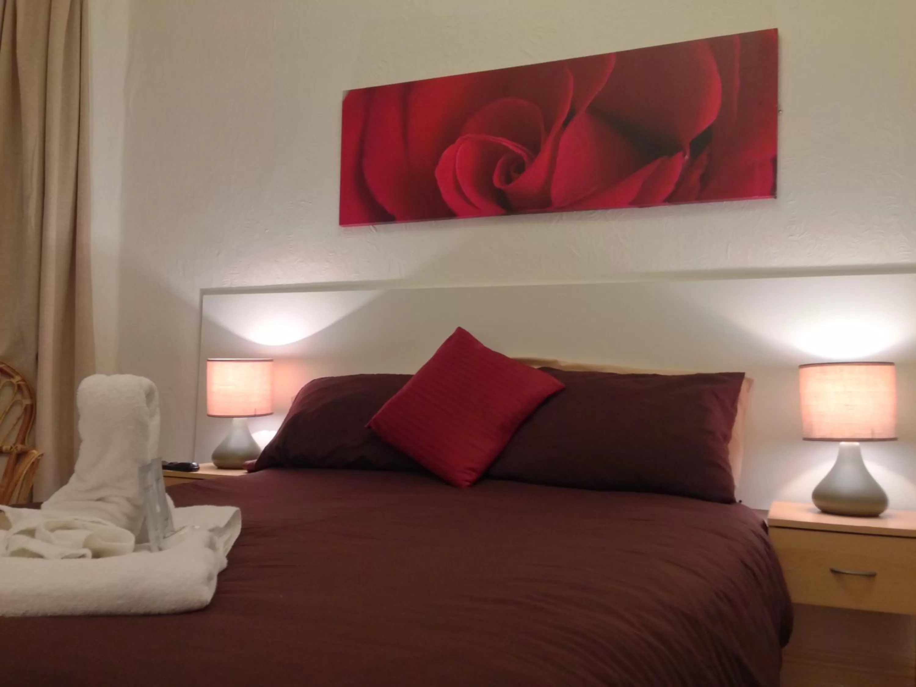 Bed in Wilsons Hotel - Blackpool Tower View