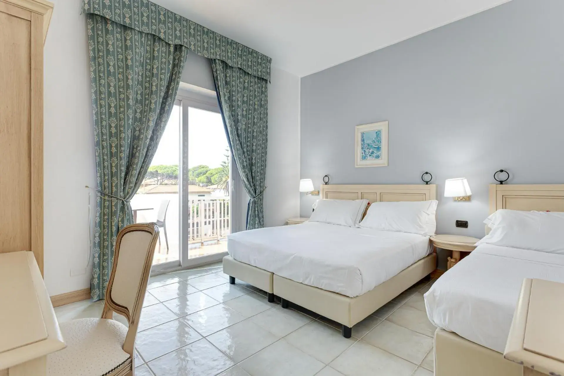 Double Room with Balcony in Hotel Cavalluccio Marino