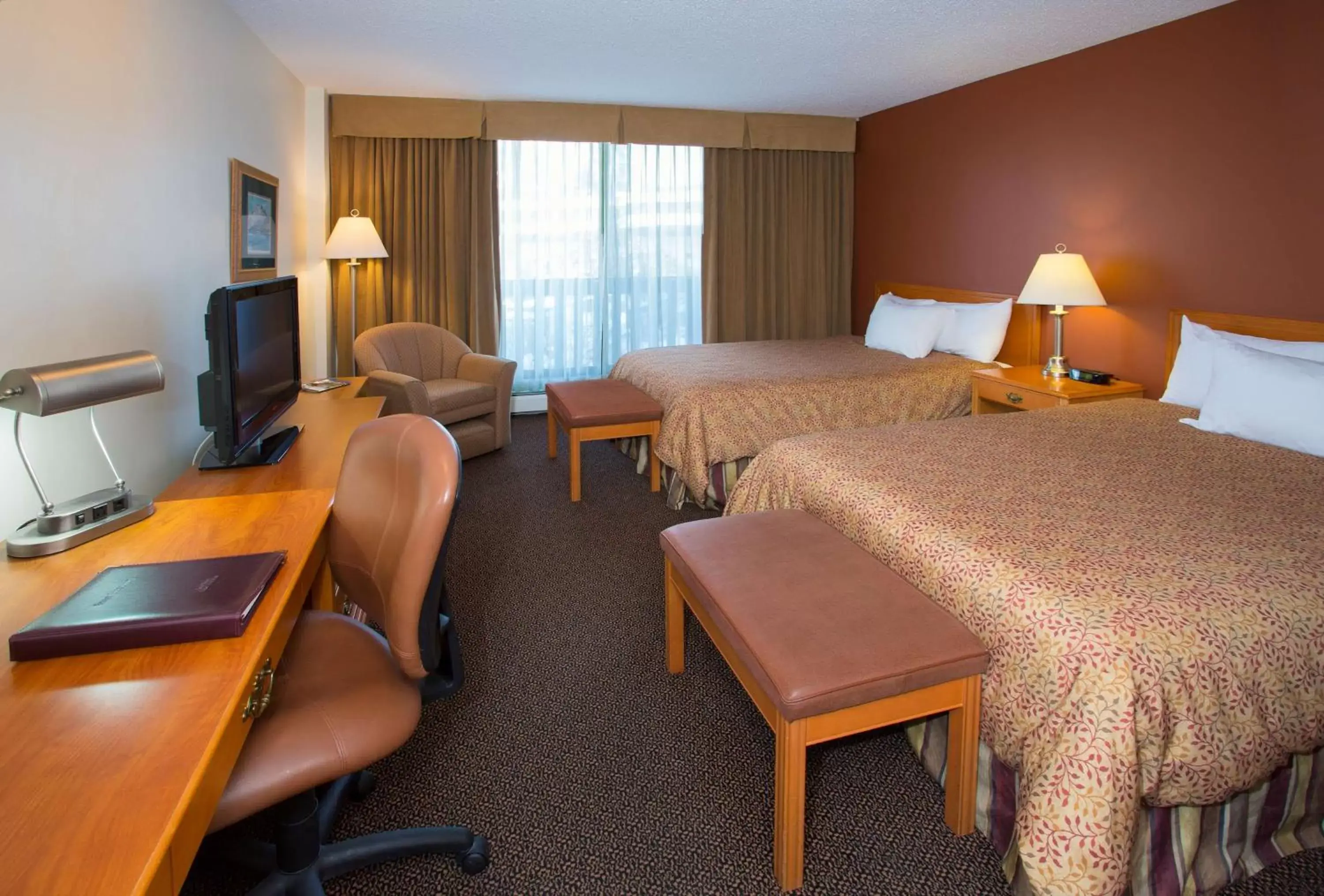 Photo of the whole room in Jasper Inn & Suites by INNhotels