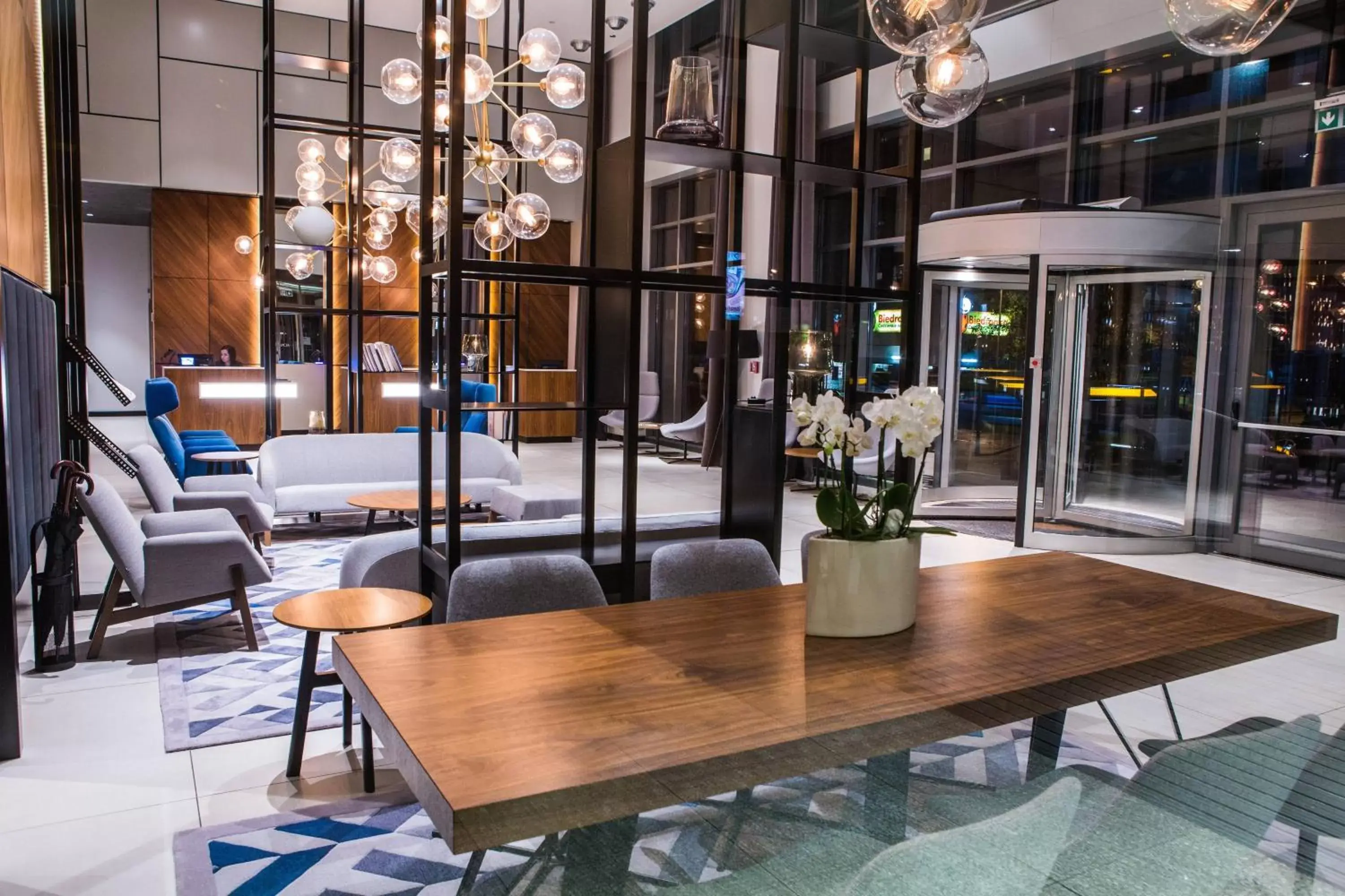 Lobby or reception in Courtyard by Marriott Katowice City Center