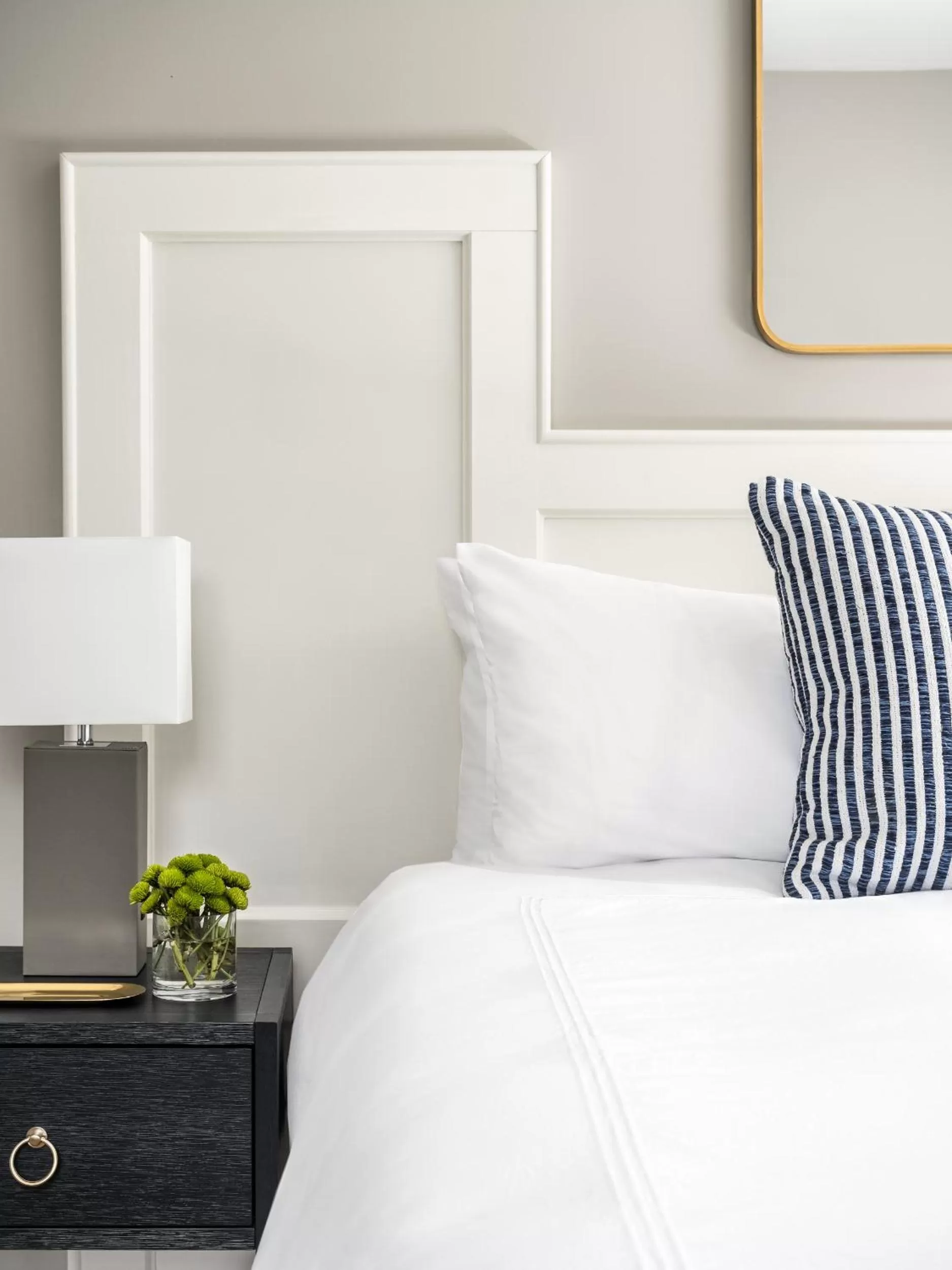 Bed in Flag House Inn