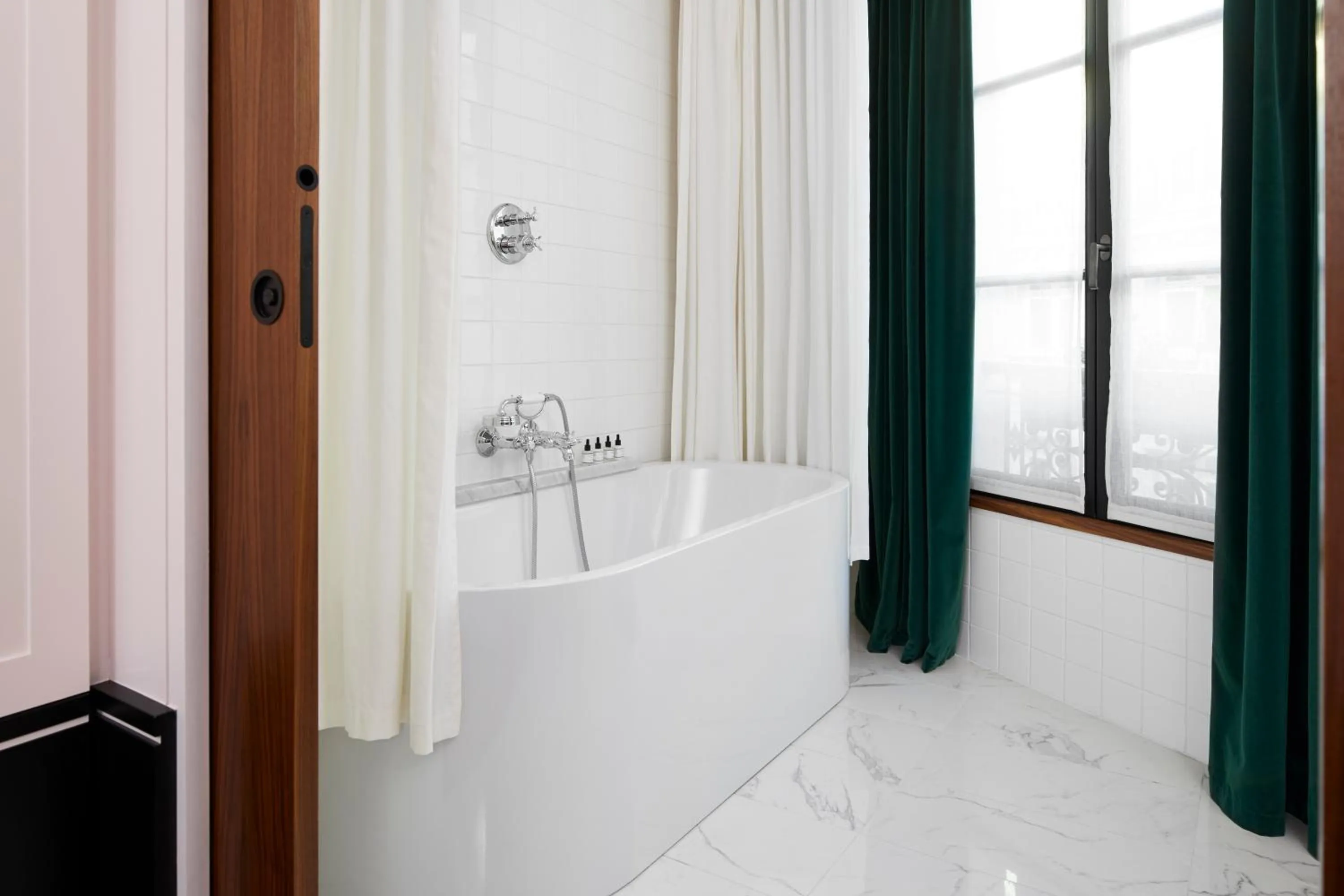 Bathroom in Le Roch Hotel & Spa