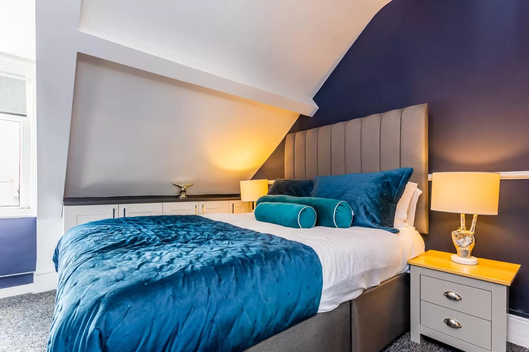 Bedroom, Bed in Comfy-Stays - Lower Ocean Road