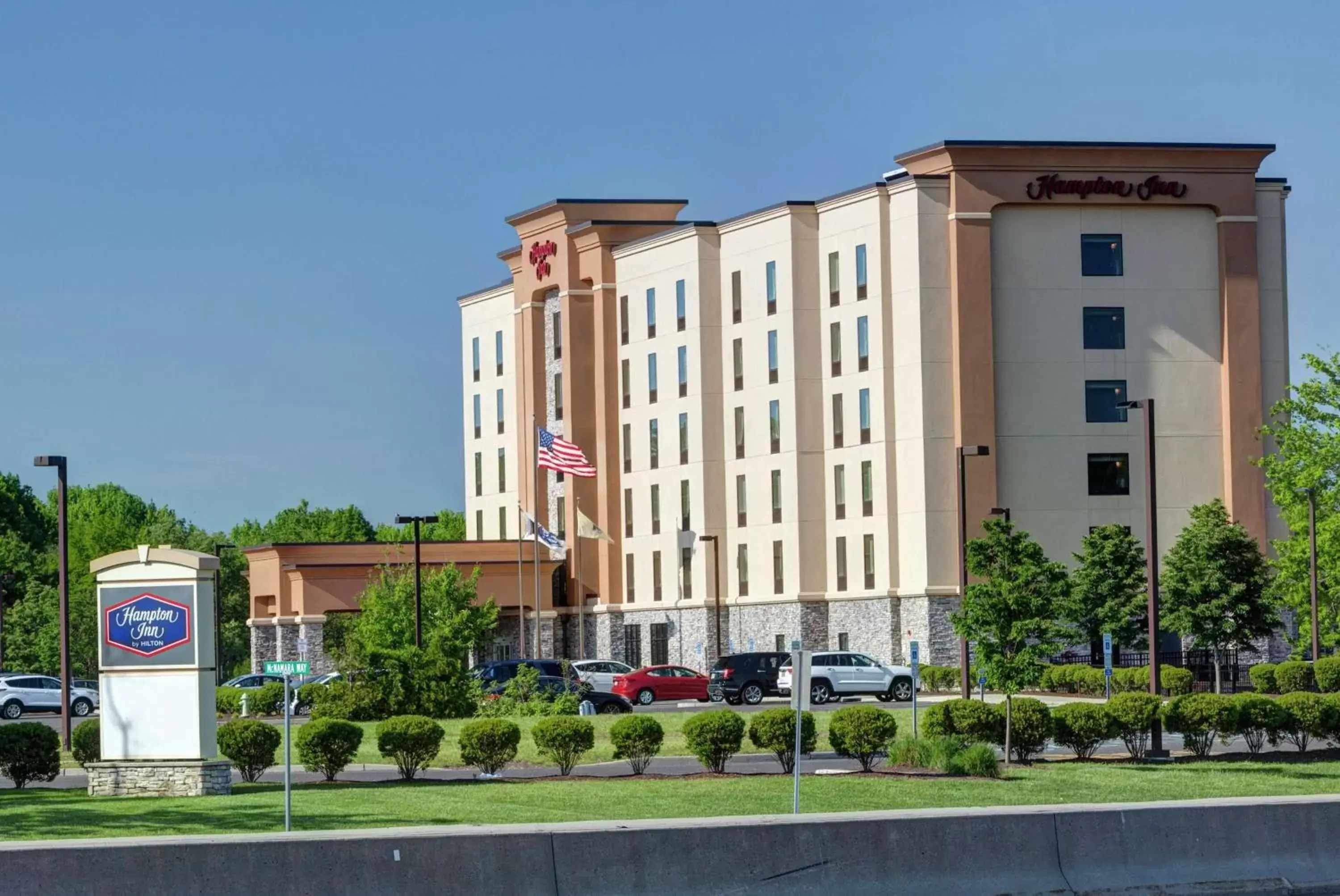 Property building in Hampton Inn Neptune Property building in Hampton Inn Neptune
