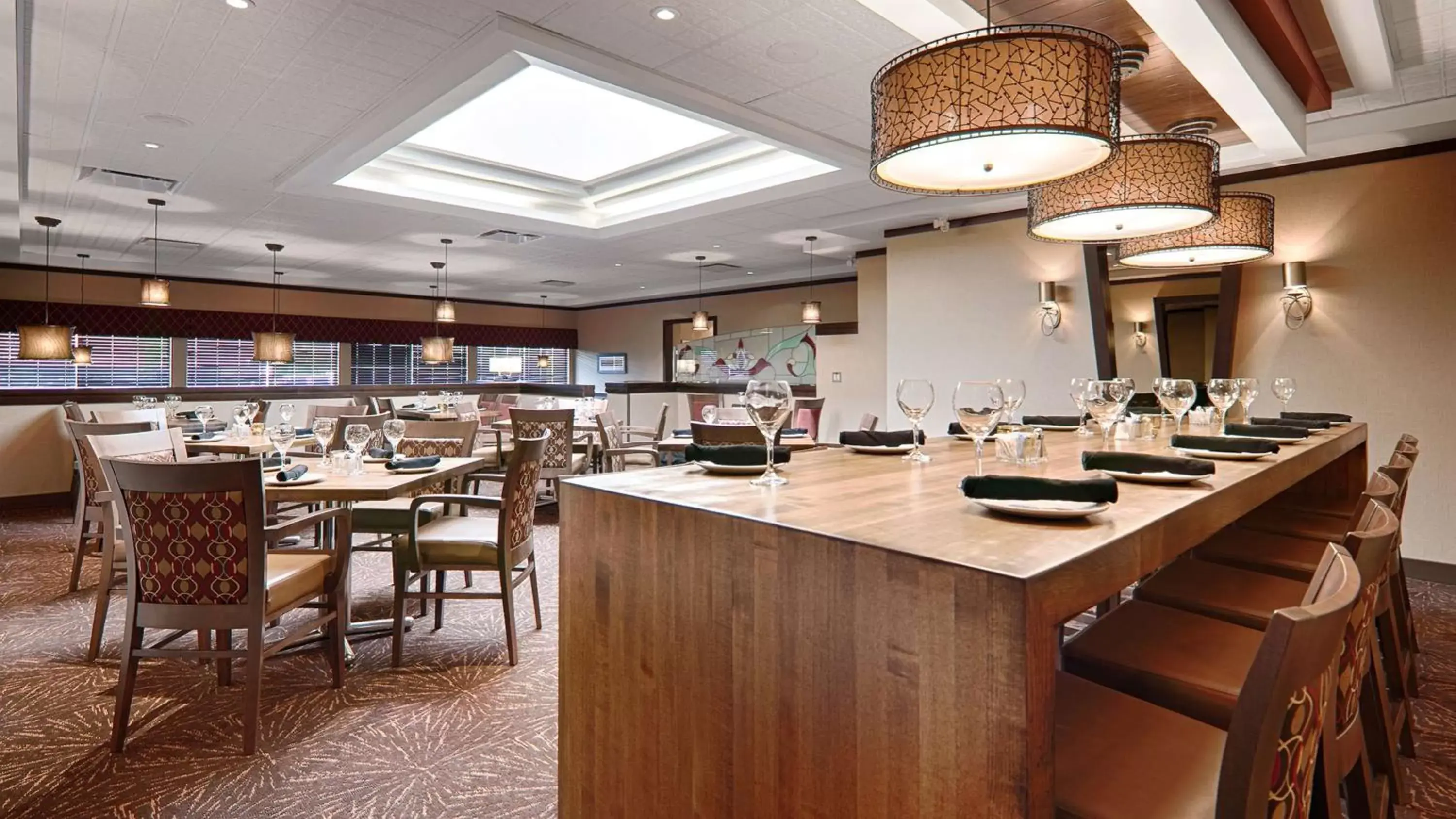 Restaurant/places to eat in Best Western Premier Denham Inn & Suites