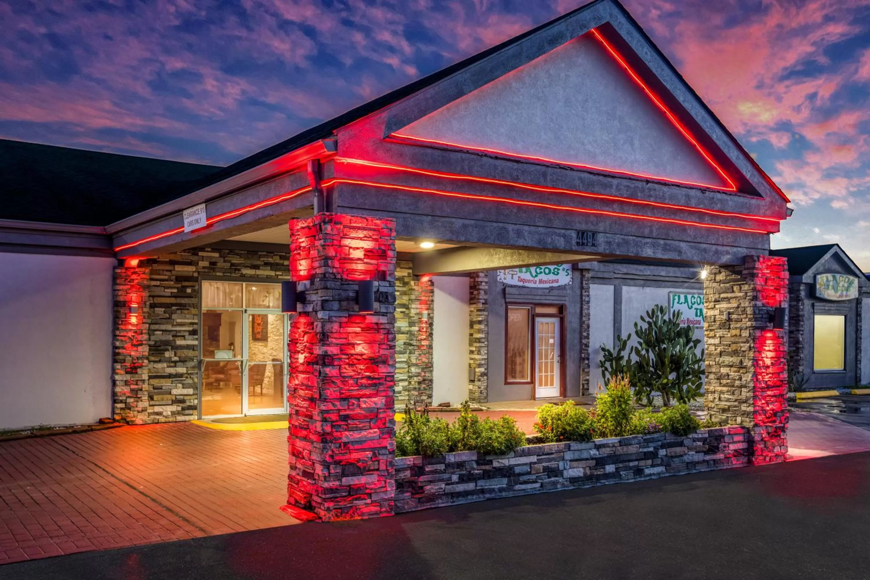 Property building in Red Roof Inn Savannah - Richmond Hill I-95