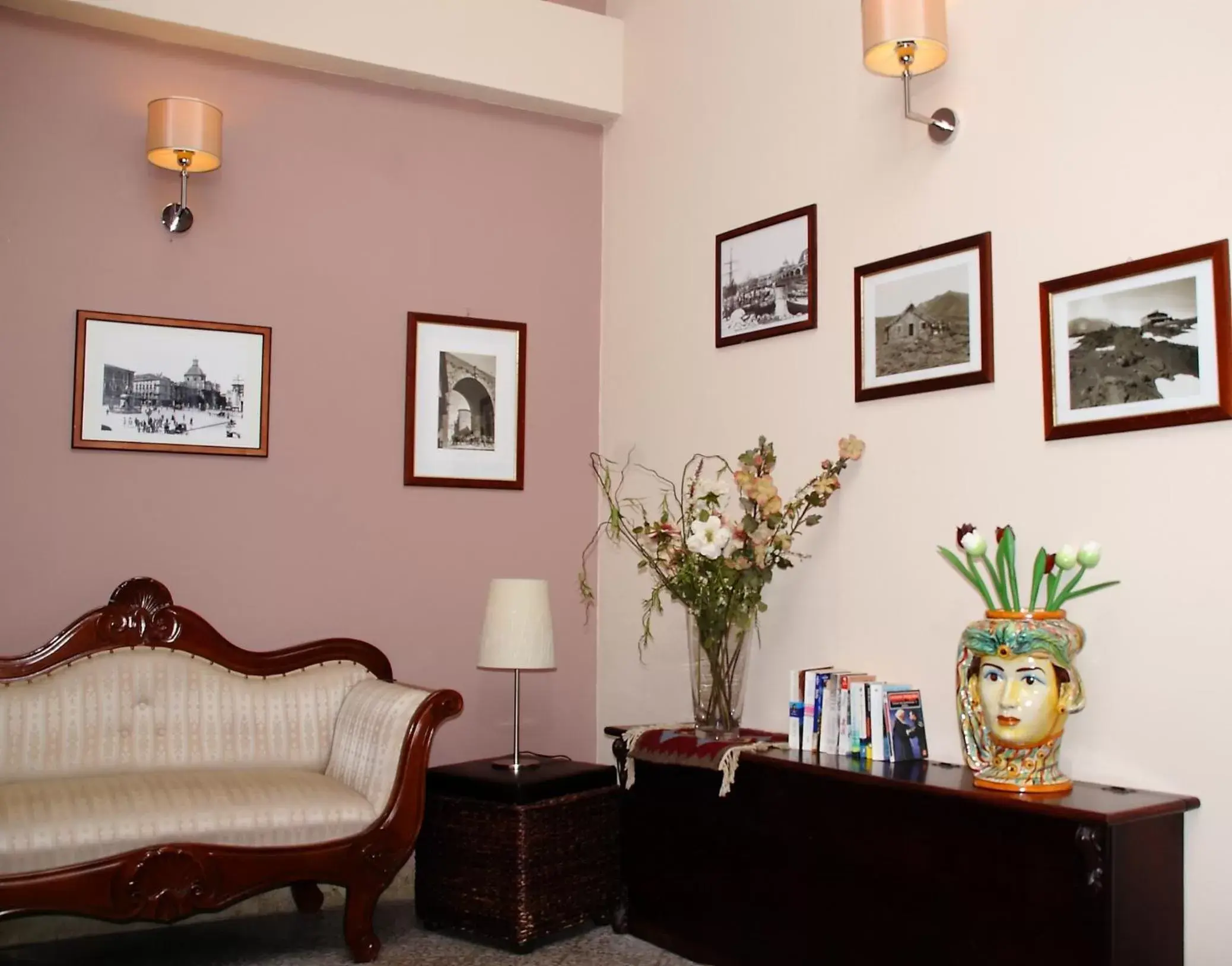 Decorative detail, Lobby/Reception in La Collegiata Guest House