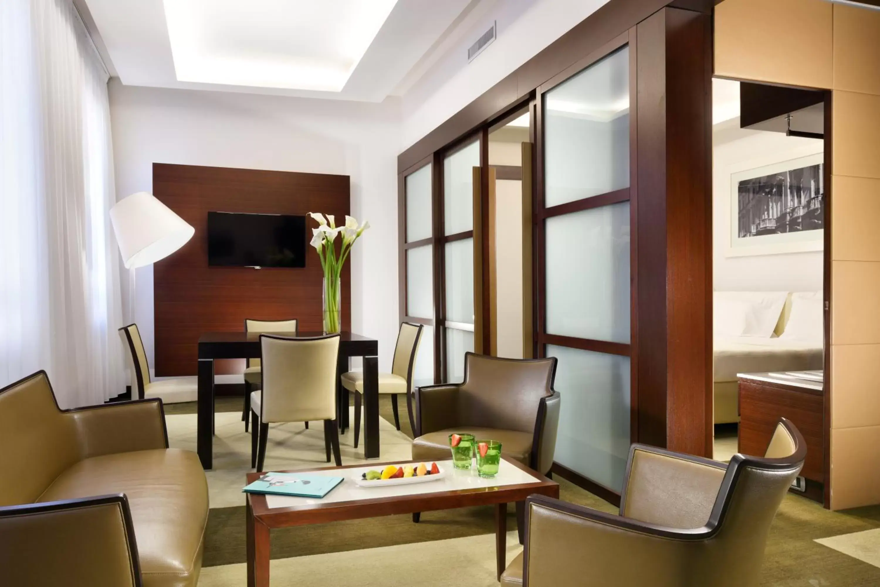 Seating area, TV/Entertainment Center in UNAHOTELS Cusani Milano