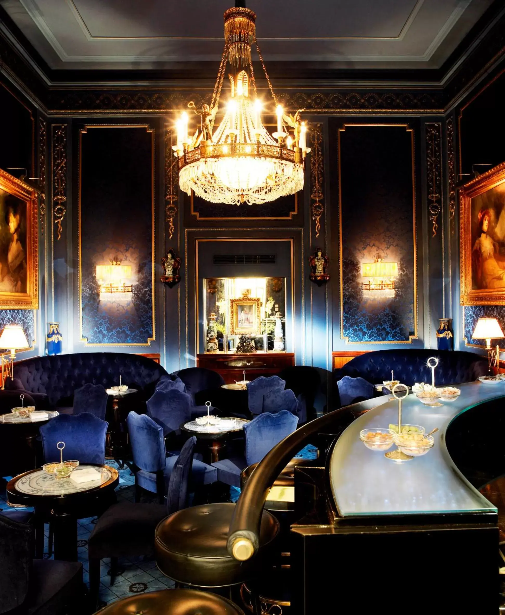 Lounge or bar, Restaurant/Places to Eat in Hotel Sacher Wien