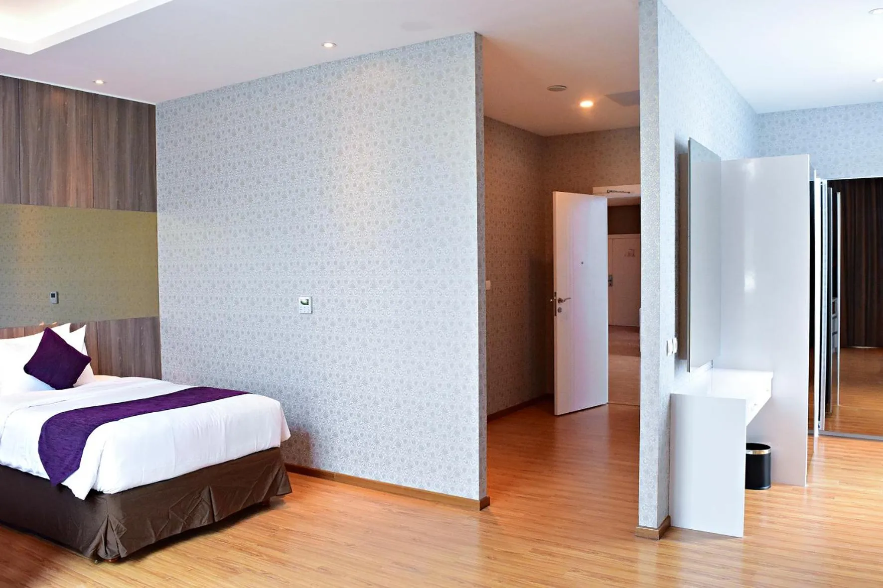 Shower, Bed in Platinum Hotel & Convention Hall Balikpapan