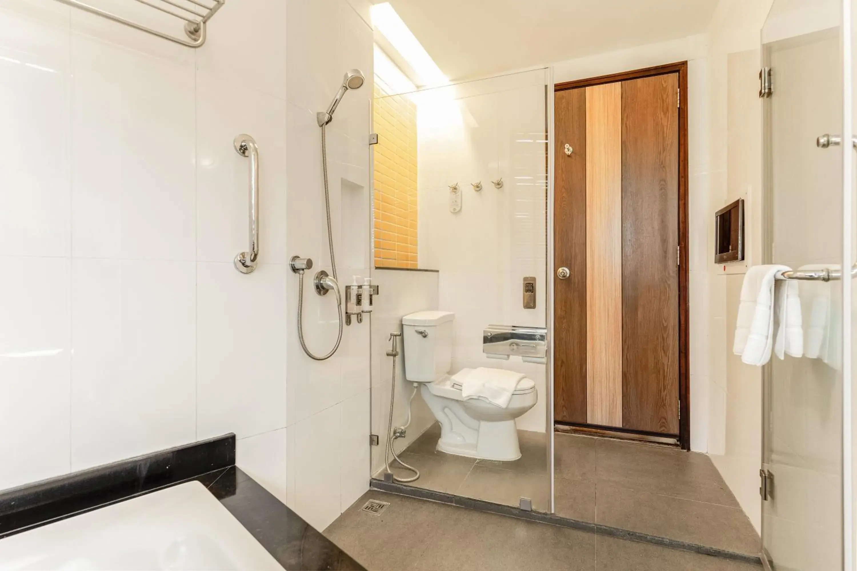 Shower, Bathroom in Sand Dunes Chaolao Beach Resort