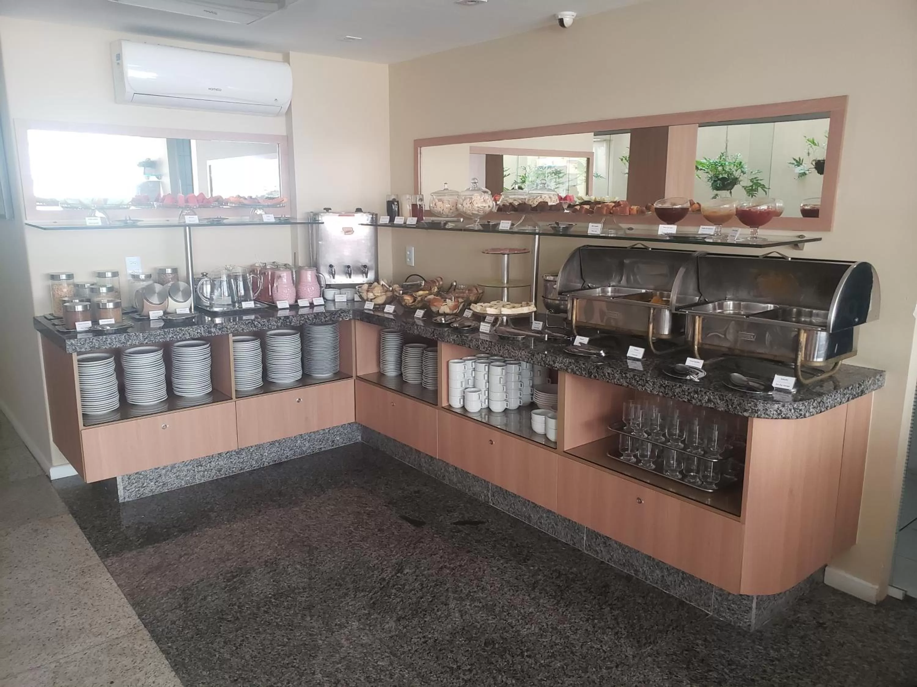 Restaurant/Places to Eat in Hotel Villamaris