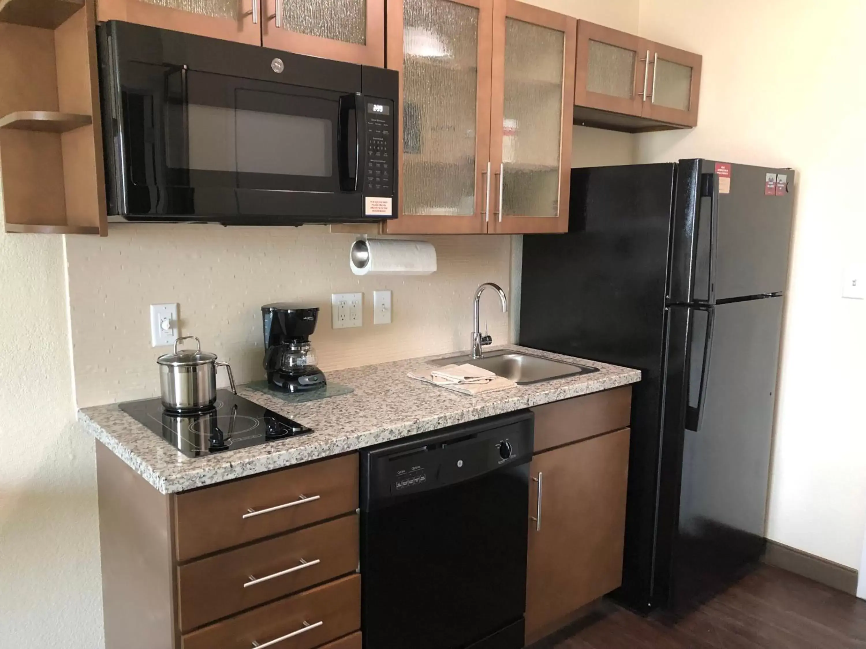 Photo of the whole room, Kitchen/Kitchenette in Candlewood Suites - Panama City Beach Pier Park, an IHG Hotel