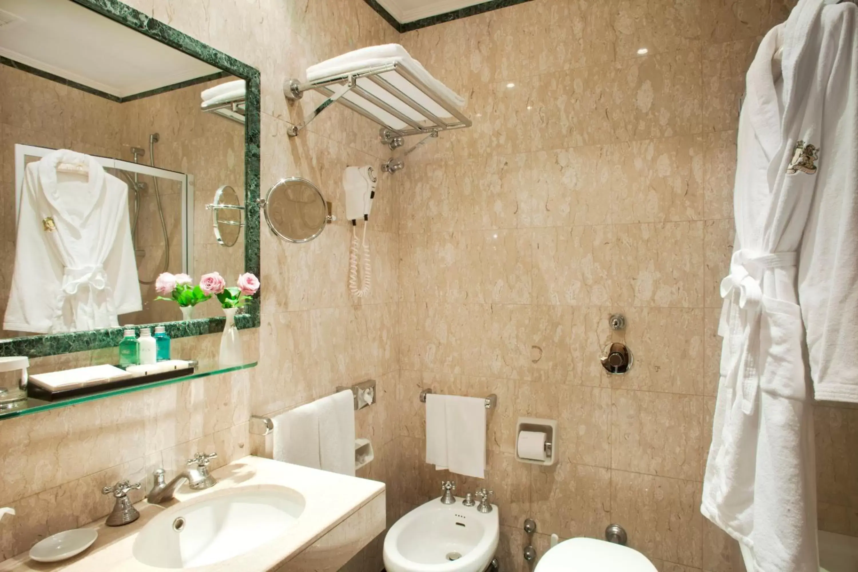 Bathroom in Sina De La Ville