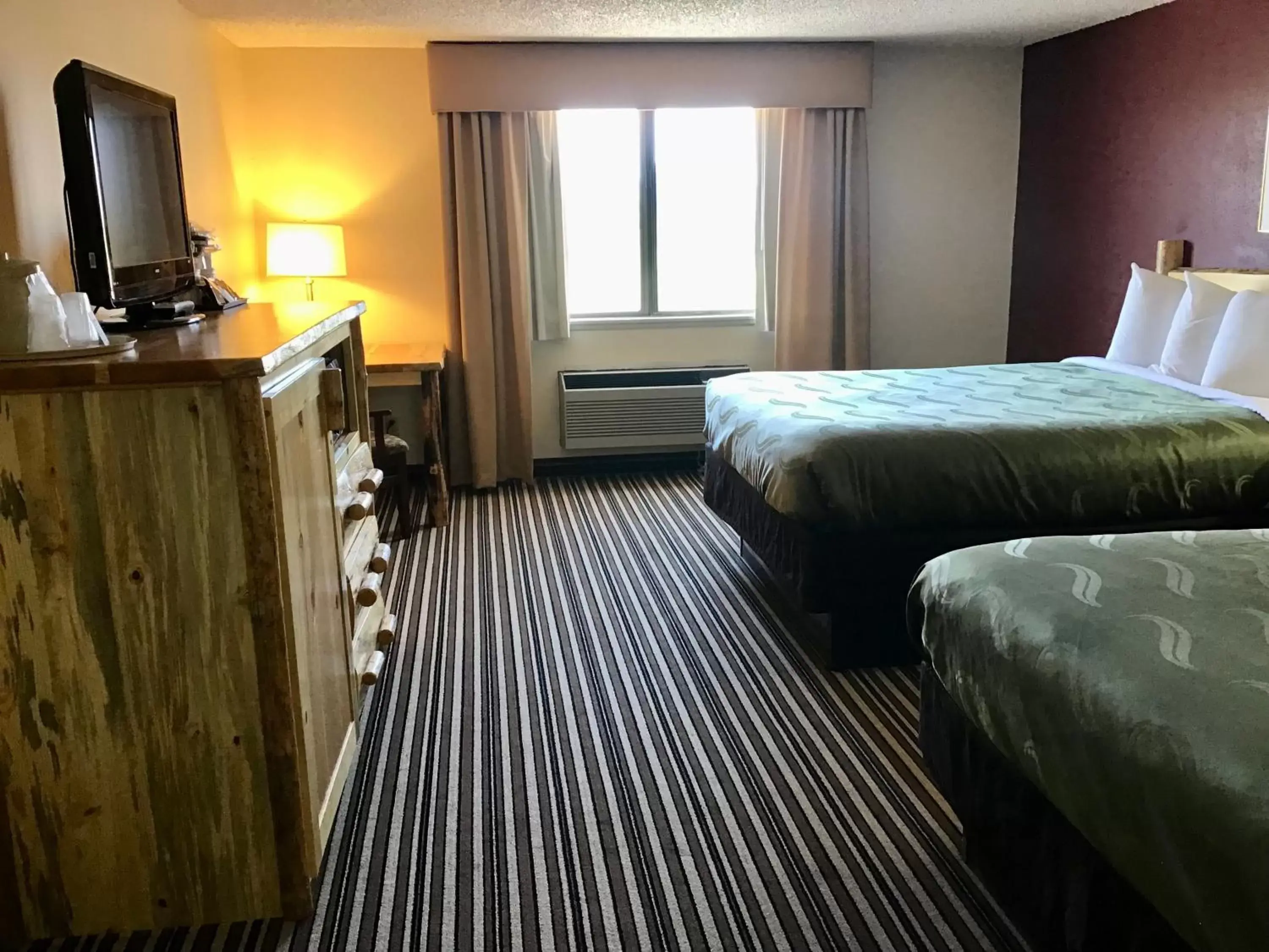 Photo of the whole room, Bed in Ramada by Wyndham Butte