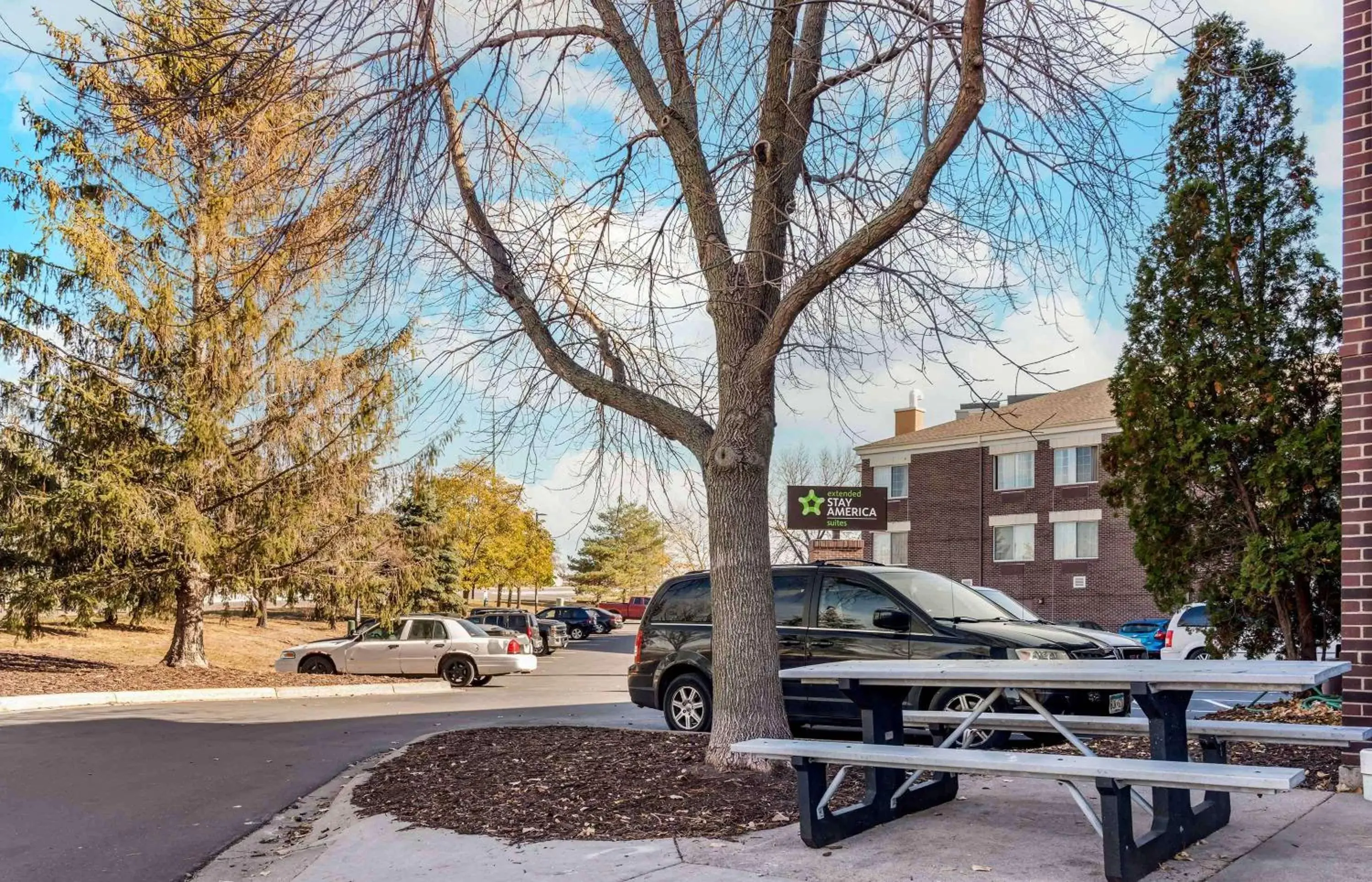 Property building in Extended Stay America Suites - Minneapolis - Eden Prairie - Technology Drive Property building in Extended Stay America Suites - Minneapolis - Eden Prairie - Technology Drive