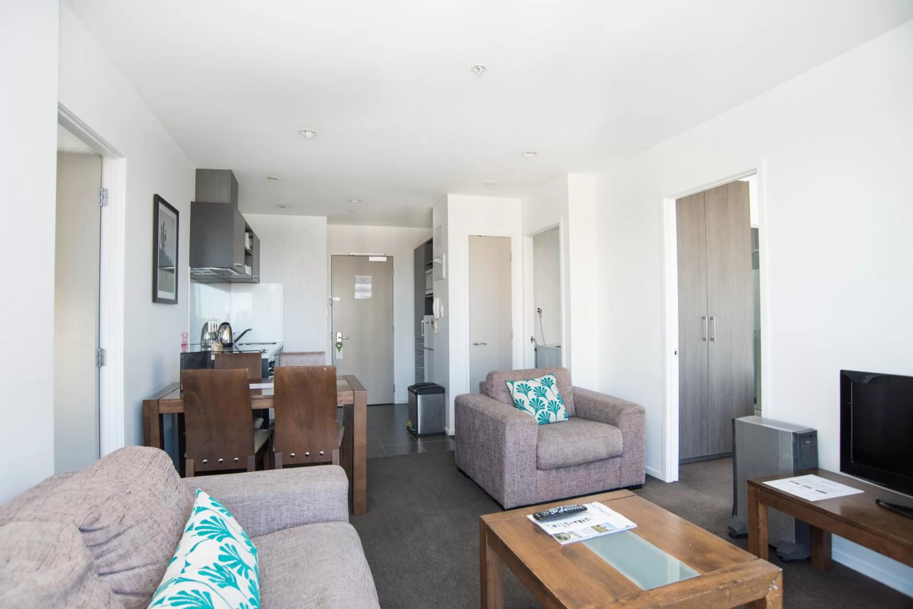 Living room in Barclay Suites