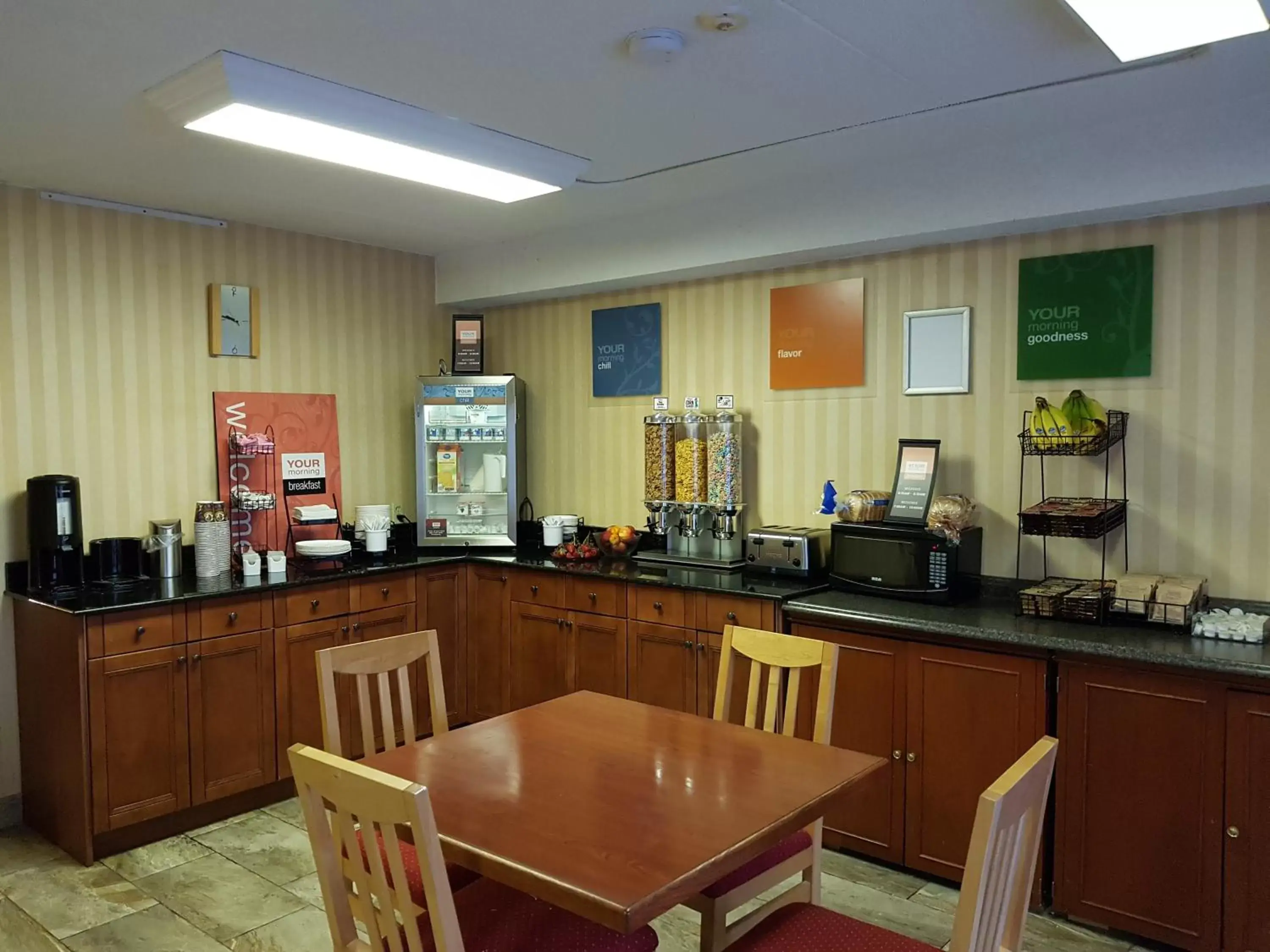 Dining area, Restaurant/Places to Eat in Travelodge by Wyndham Welland